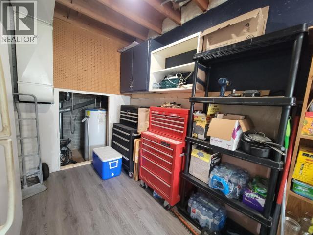 4029 Joyce Ave, Powell River, BC - Indoor