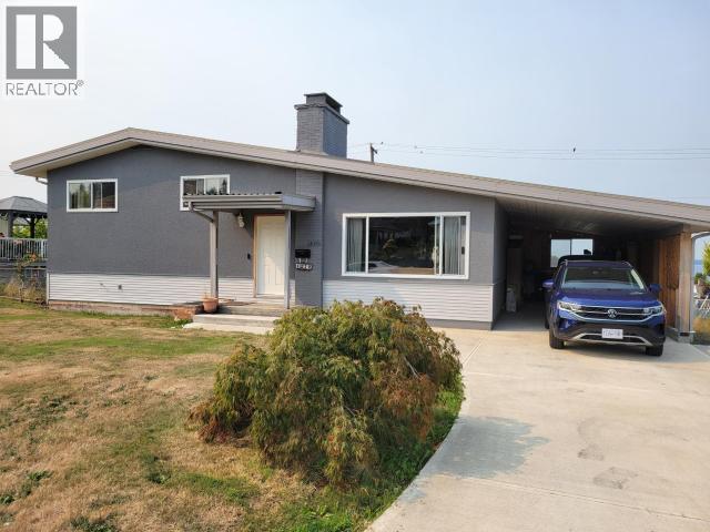 4029 Joyce Ave, Powell River, BC - Outdoor