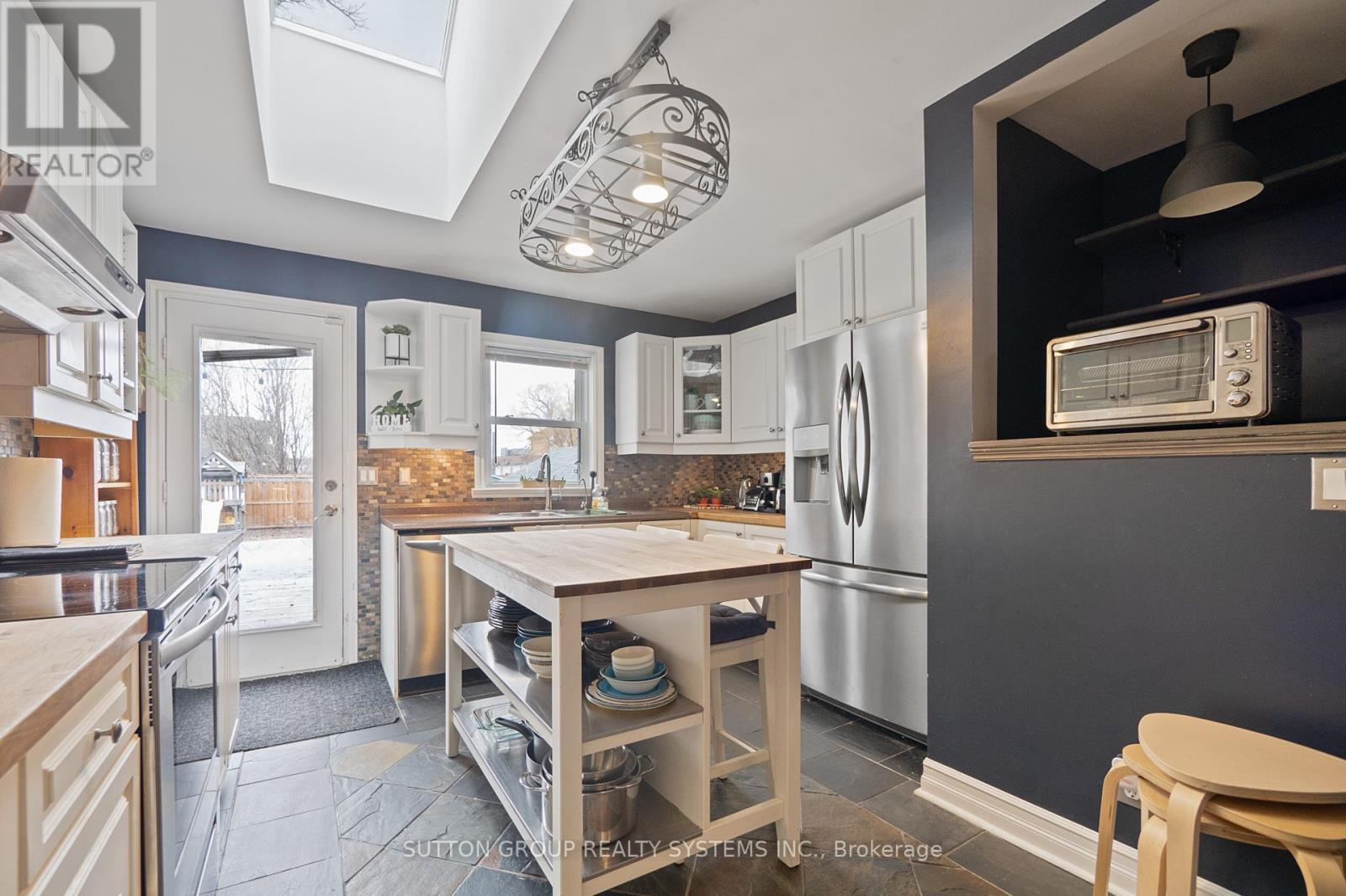 2399 Glenwood School Drive, Burlington, ON - Indoor Photo Showing Kitchen