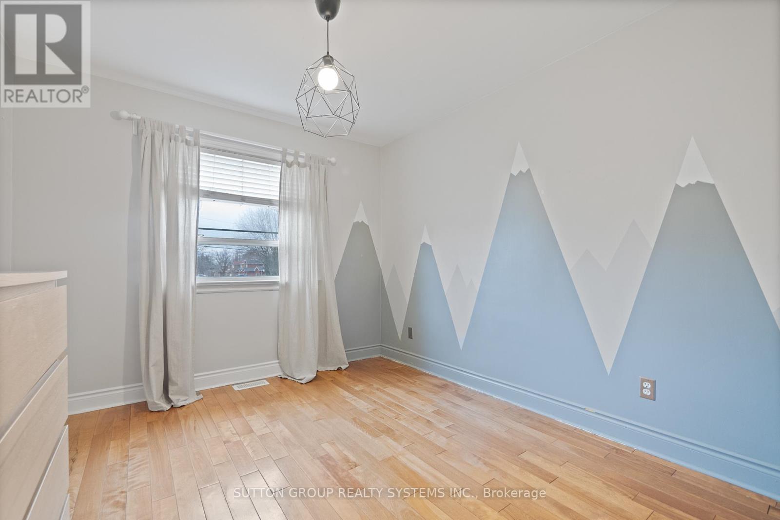 2399 Glenwood School Drive, Burlington, ON - Indoor Photo Showing Other Room