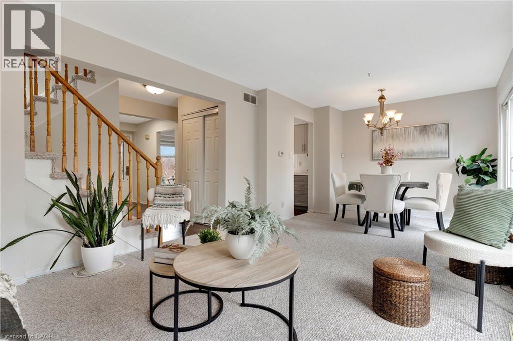 2427 Headon Forest Drive, Burlington, ON - Indoor Photo Showing Living Room