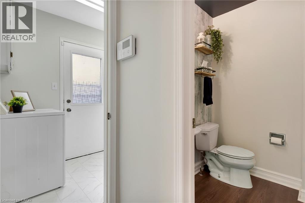 2427 Headon Forest Drive, Burlington, ON - Indoor Photo Showing Bathroom