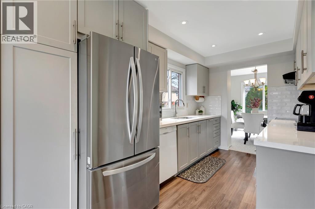 2427 Headon Forest Drive, Burlington, ON - Indoor Photo Showing Kitchen With Stainless Steel Kitchen