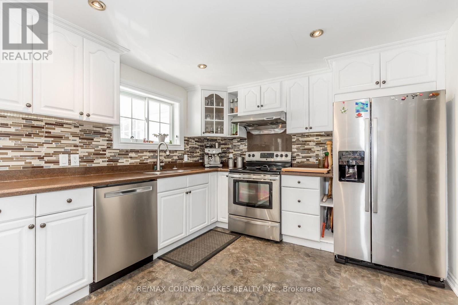 52 Turtle Path, Ramara, ON - Indoor Photo Showing Kitchen