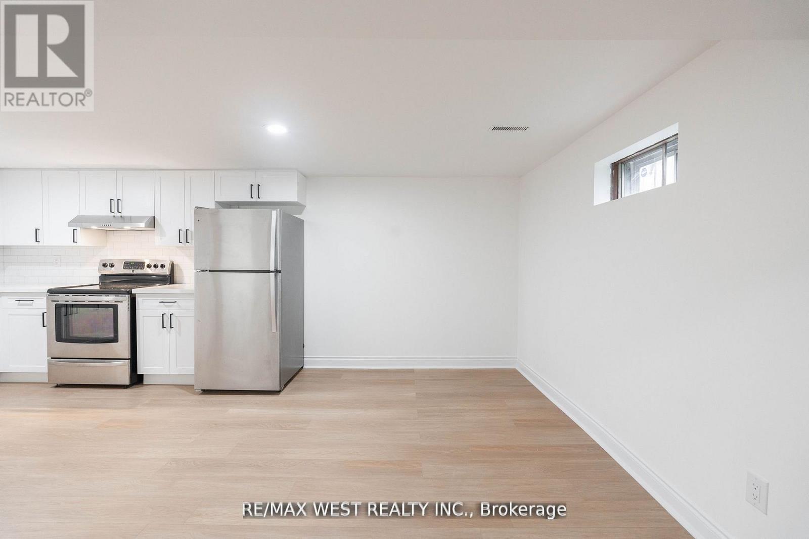 Lower - 75 Wright Crescent, Caledon, ON - Indoor Photo Showing Kitchen With Stainless Steel Kitchen