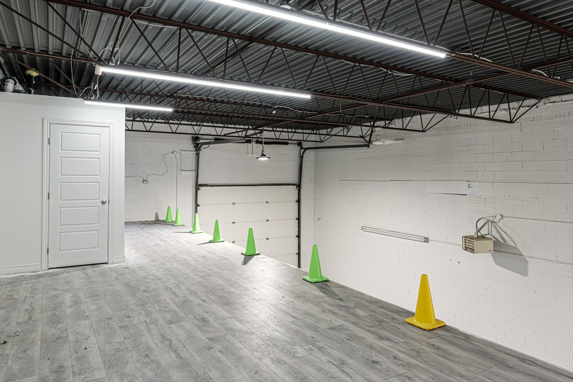 Mezzanine - 103-903 Rue Bériault, Longueuil (Le Vieux-Longueuil), QC - Indoor Photo Showing Garage