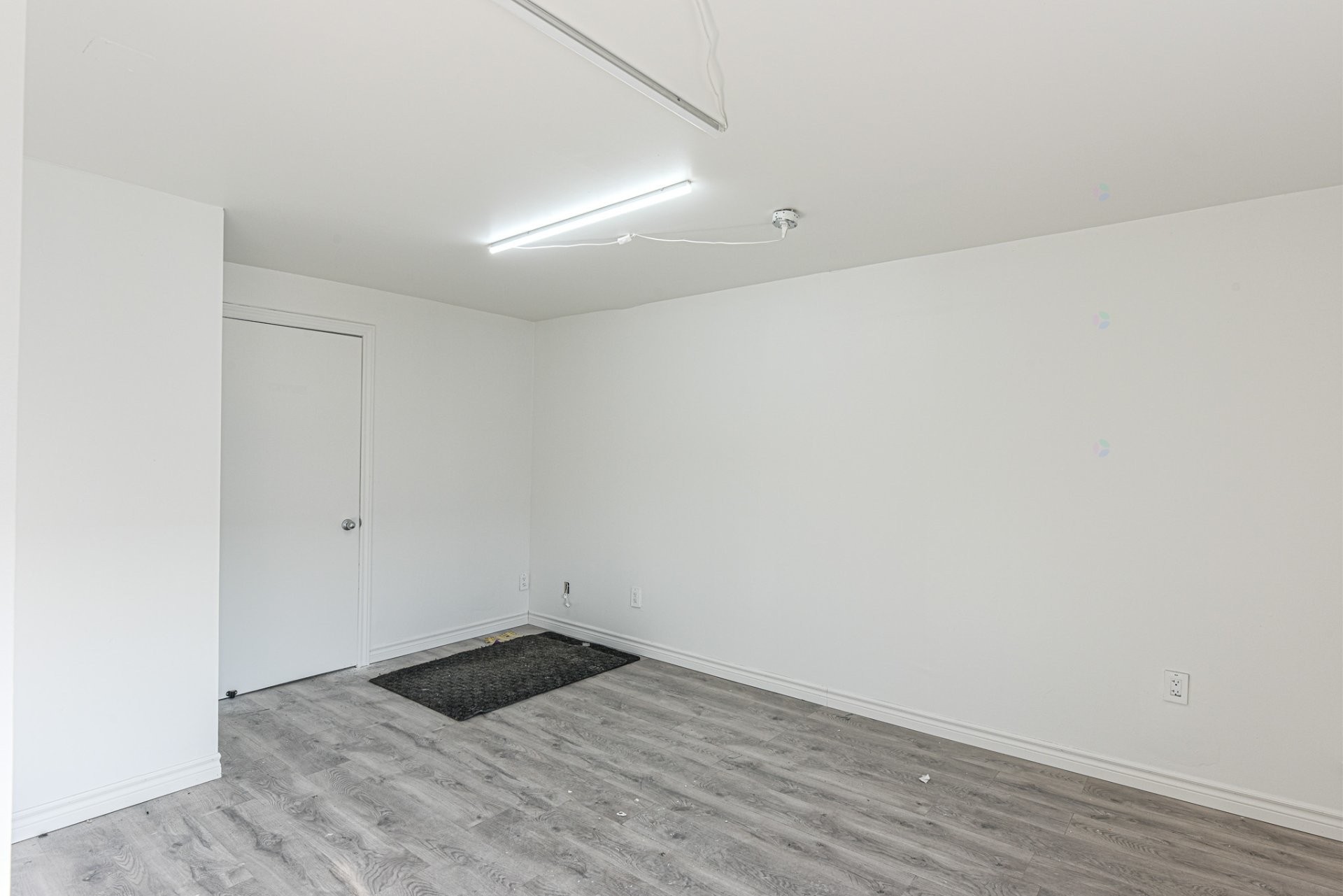 Bureau - 103-903 Rue Bériault, Longueuil (Le Vieux-Longueuil), QC - Indoor Photo Showing Other Room