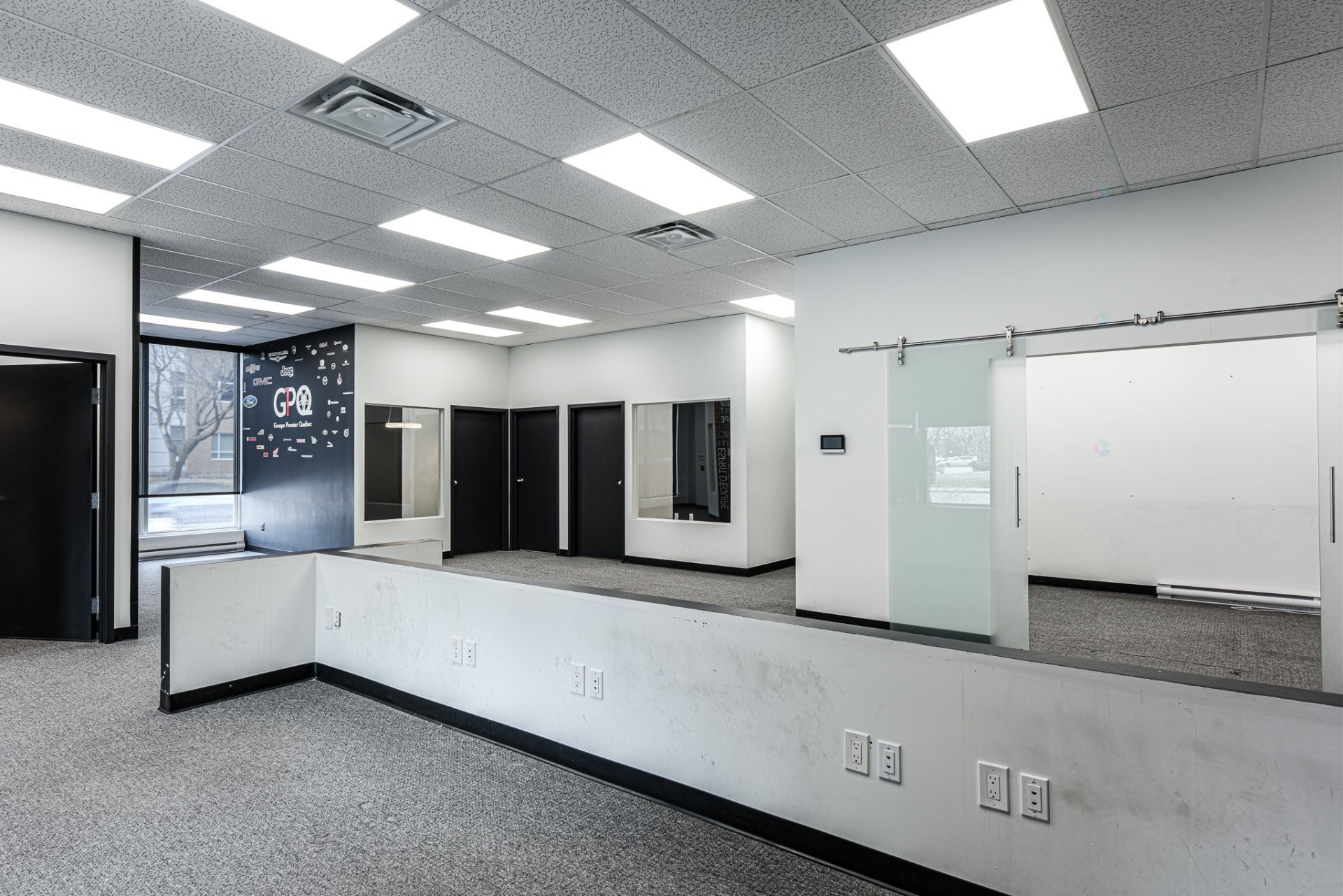 Commerce - 100-670 Boul. Curé-Poirier O., Longueuil (Le Vieux-Longueuil), QC - Indoor Photo Showing Other Room