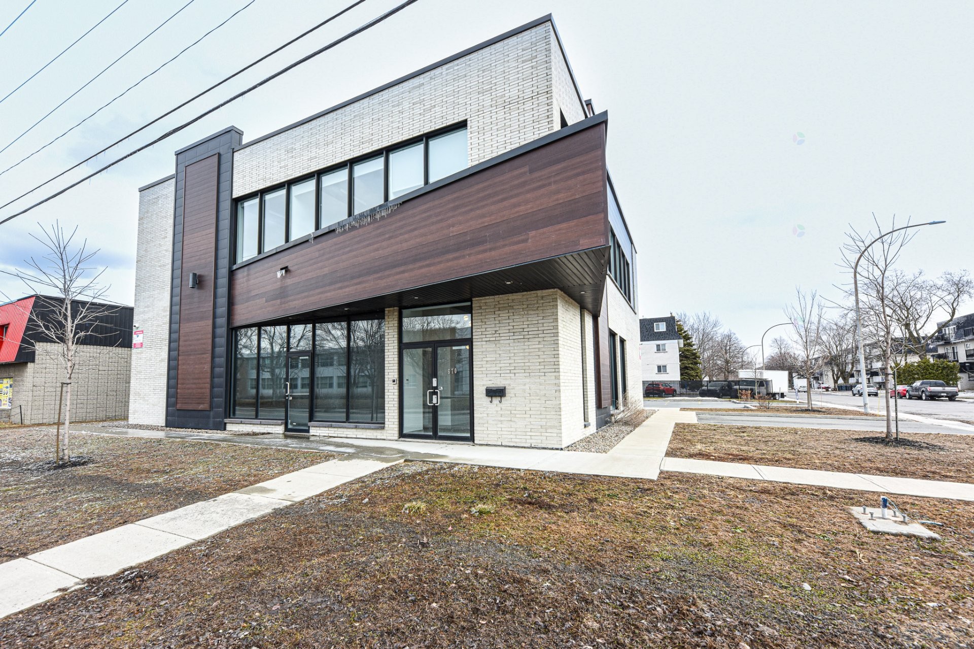 Front of Structure - 200-670 Boul. Curé-Poirier O., Longueuil (Le Vieux-Longueuil), QC - Outdoor