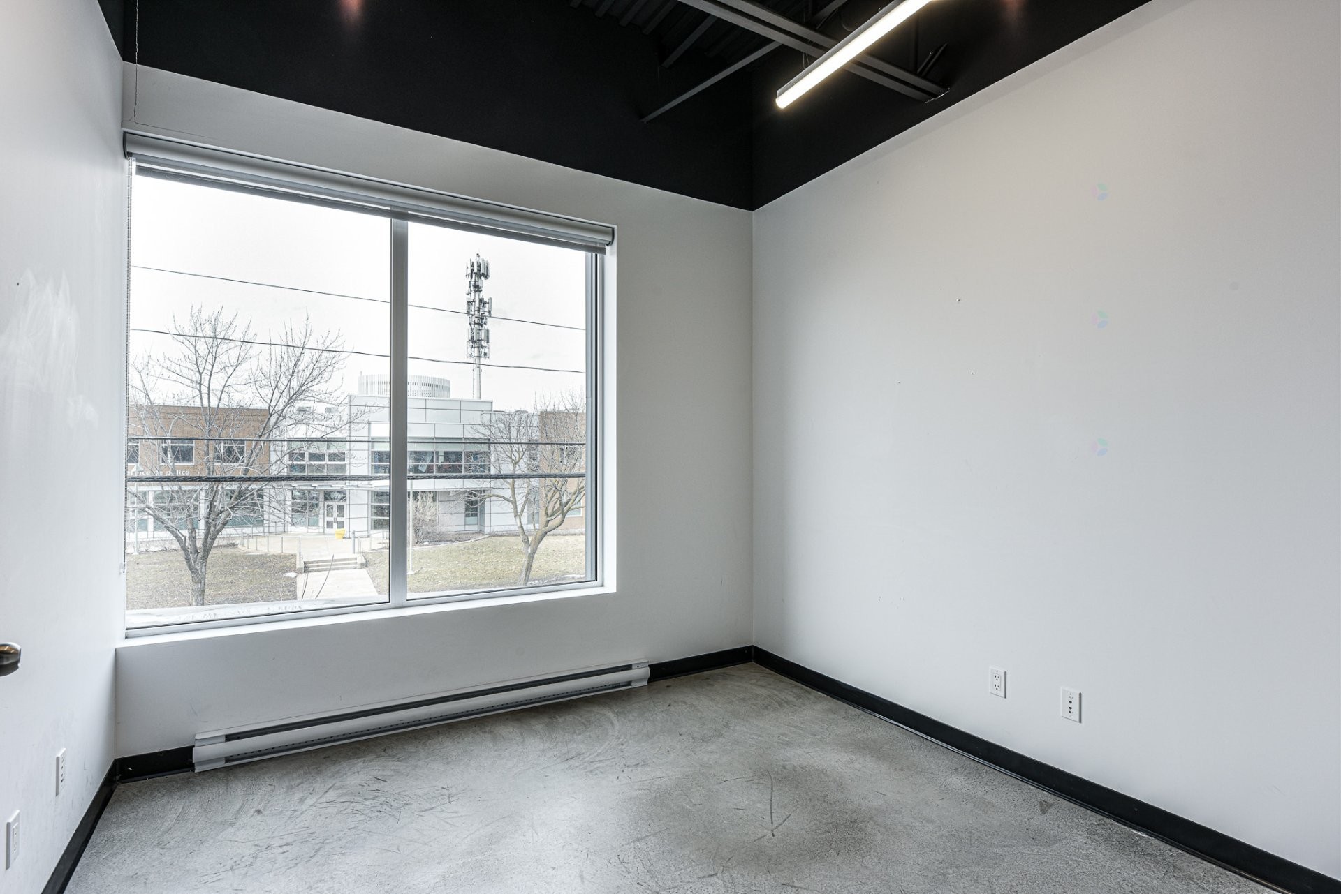 Office - 200-670 Boul. Curé-Poirier O., Longueuil (Le Vieux-Longueuil), QC - Indoor Photo Showing Other Room