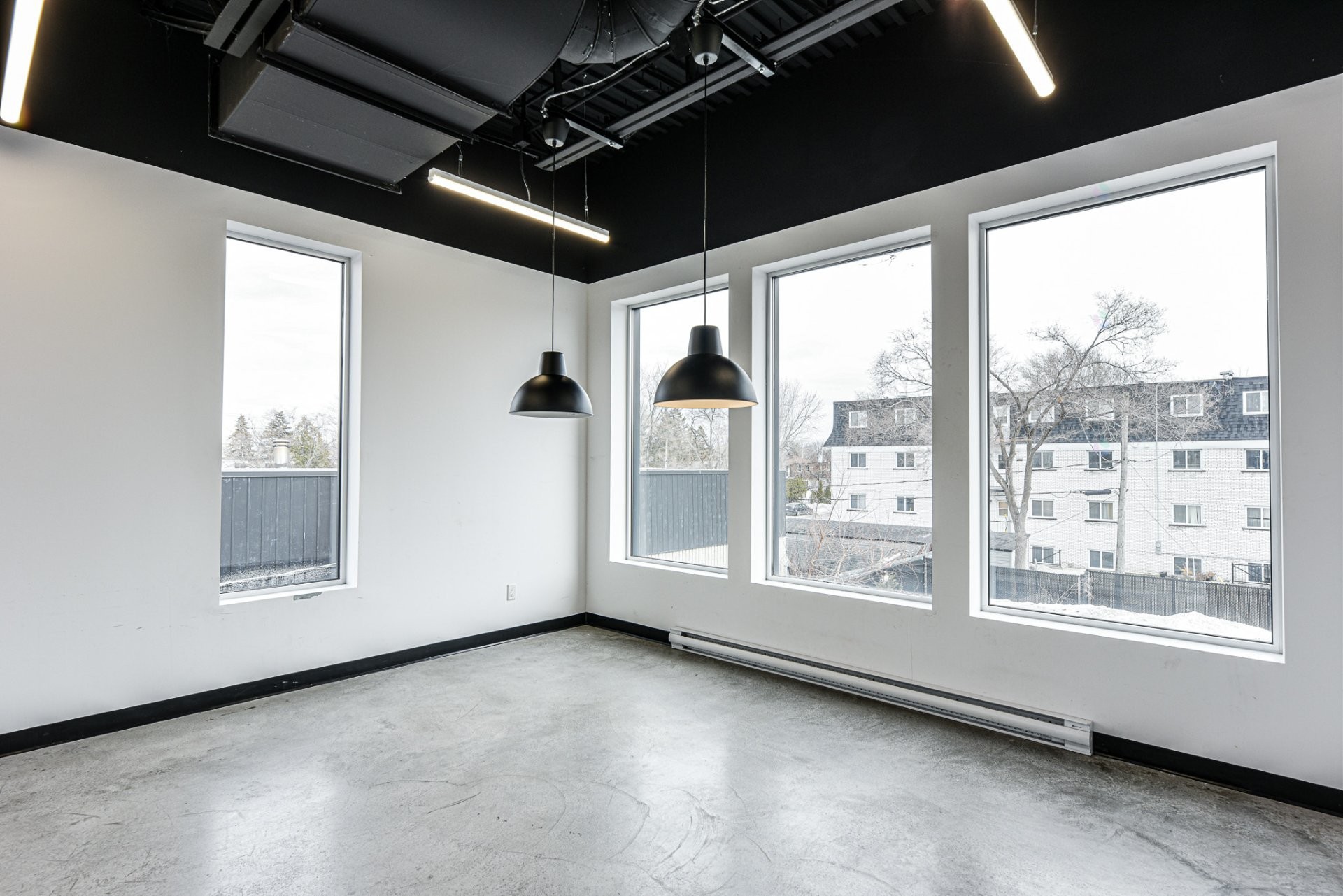 Office - 200-670 Boul. Curé-Poirier O., Longueuil (Le Vieux-Longueuil), QC - Indoor Photo Showing Other Room