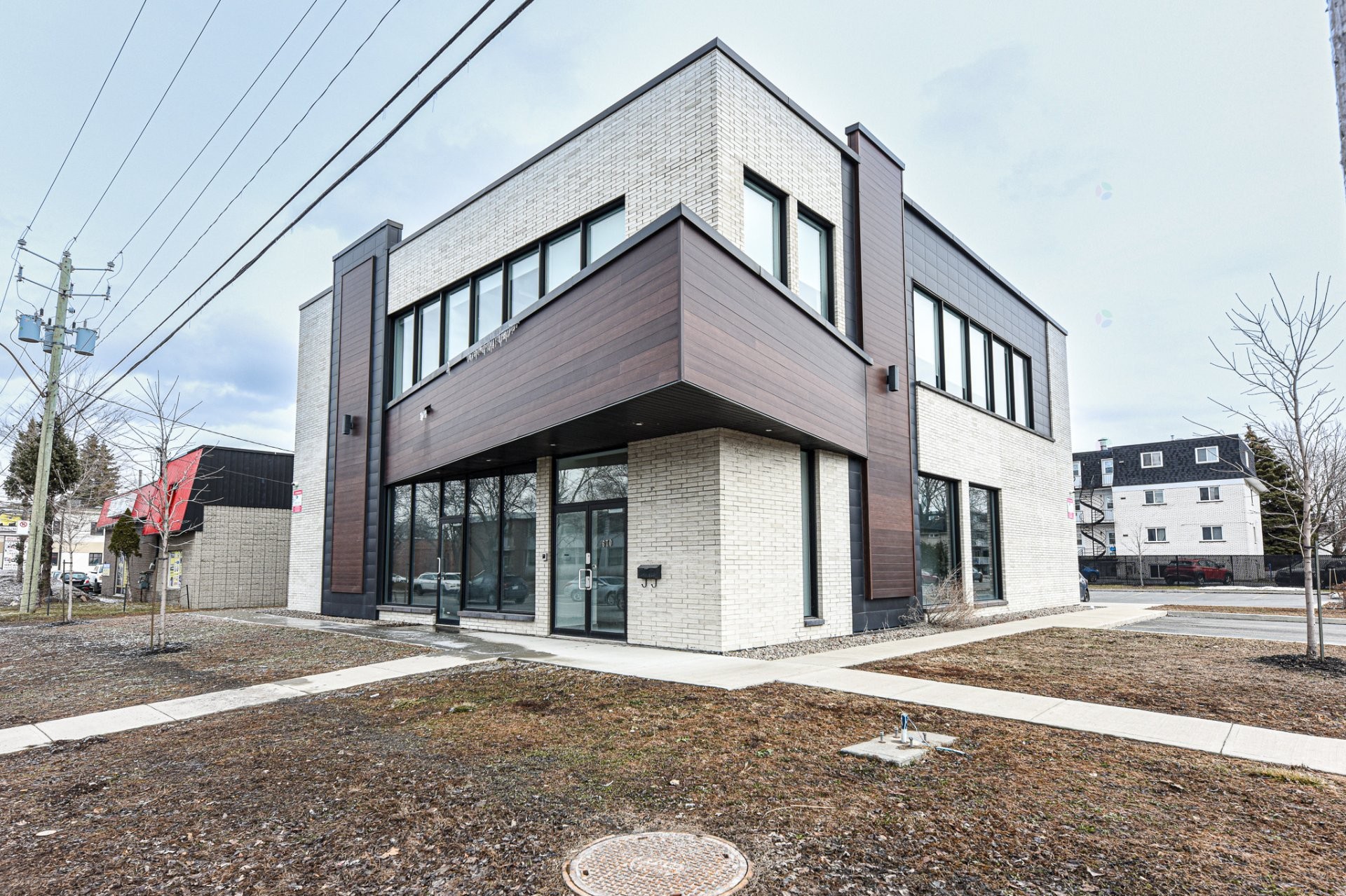 Front of Structure - 200-670 Boul. Curé-Poirier O., Longueuil (Le Vieux-Longueuil), QC - Outdoor