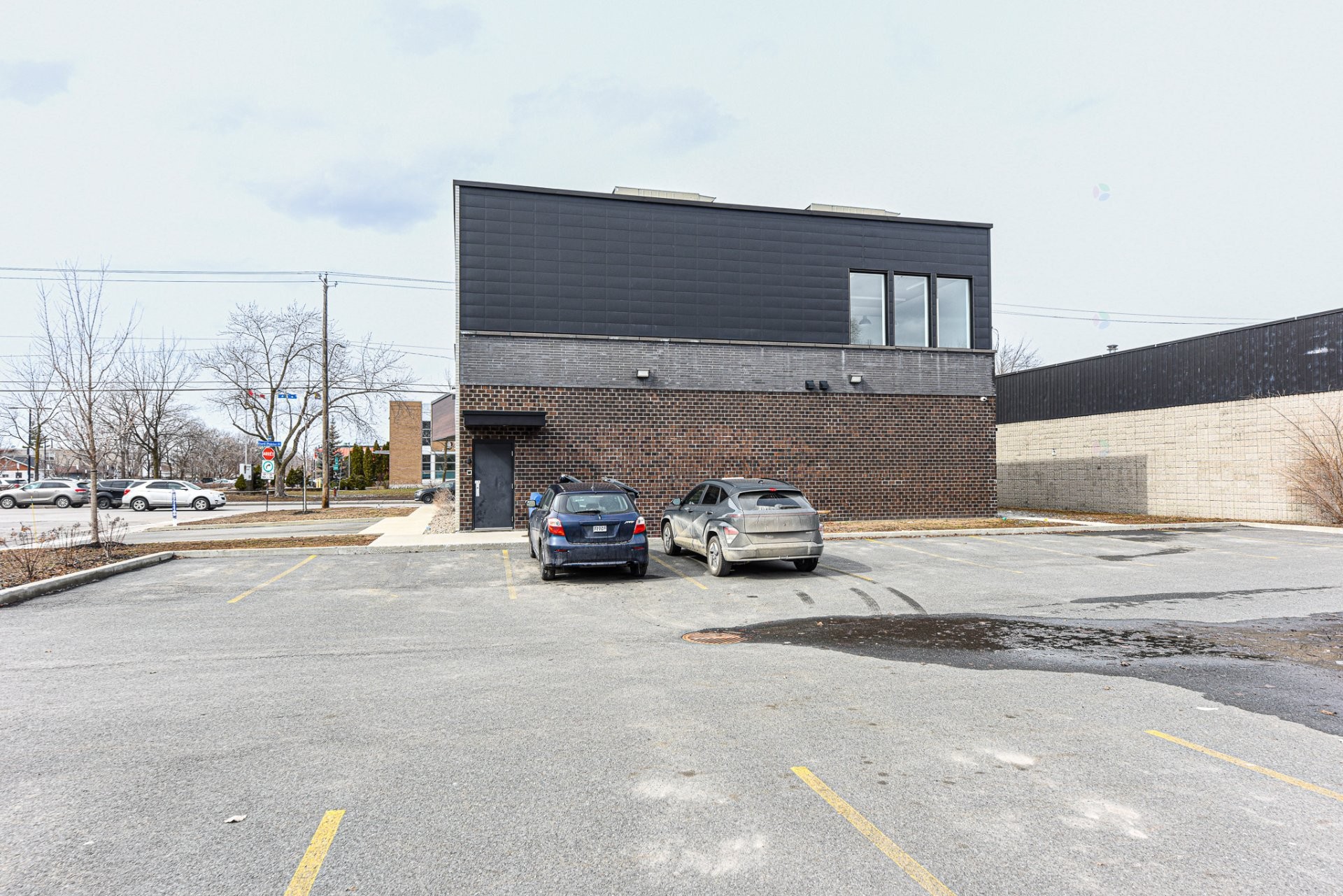 Parking - 200-670 Boul. Curé-Poirier O., Longueuil (Le Vieux-Longueuil), QC - Outdoor