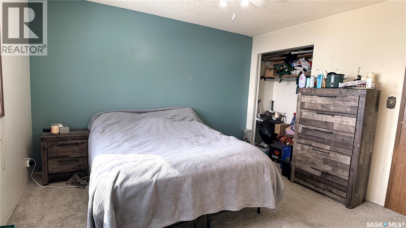 422 Spruce Drive, Estevan, SK - Indoor Photo Showing Bedroom
