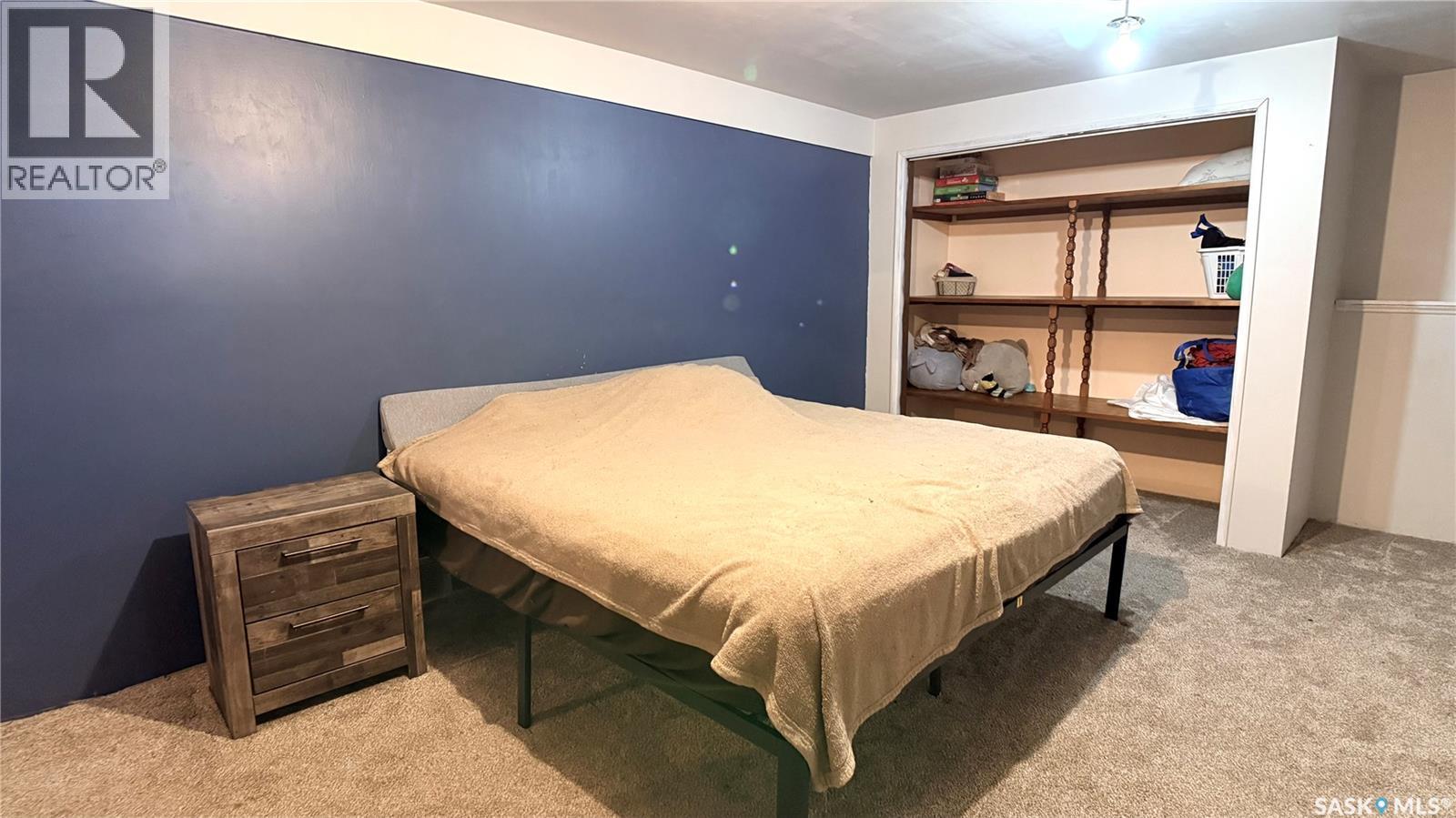 422 Spruce Drive, Estevan, SK - Indoor Photo Showing Bedroom