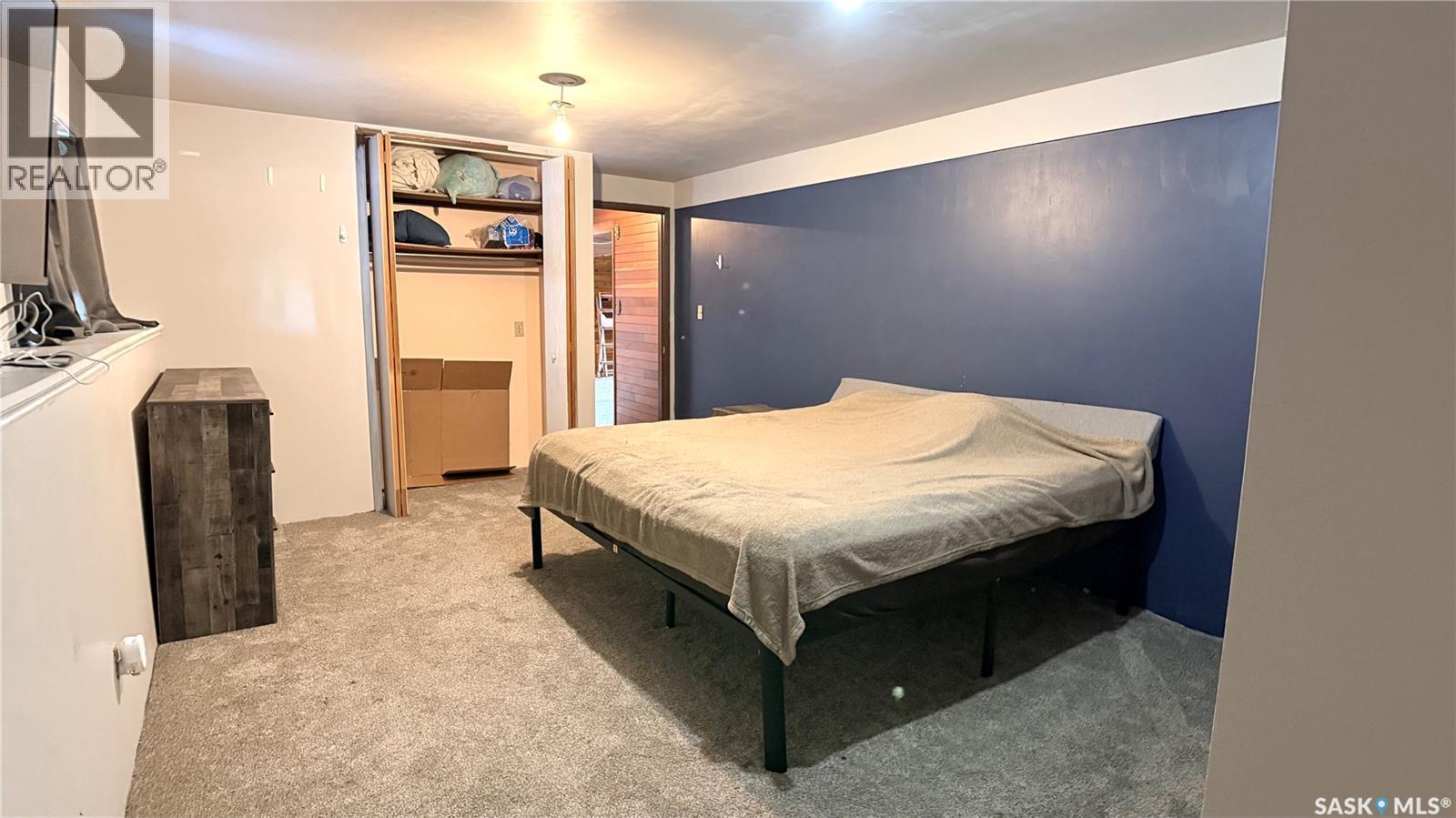 422 Spruce Drive, Estevan, SK - Indoor Photo Showing Bedroom