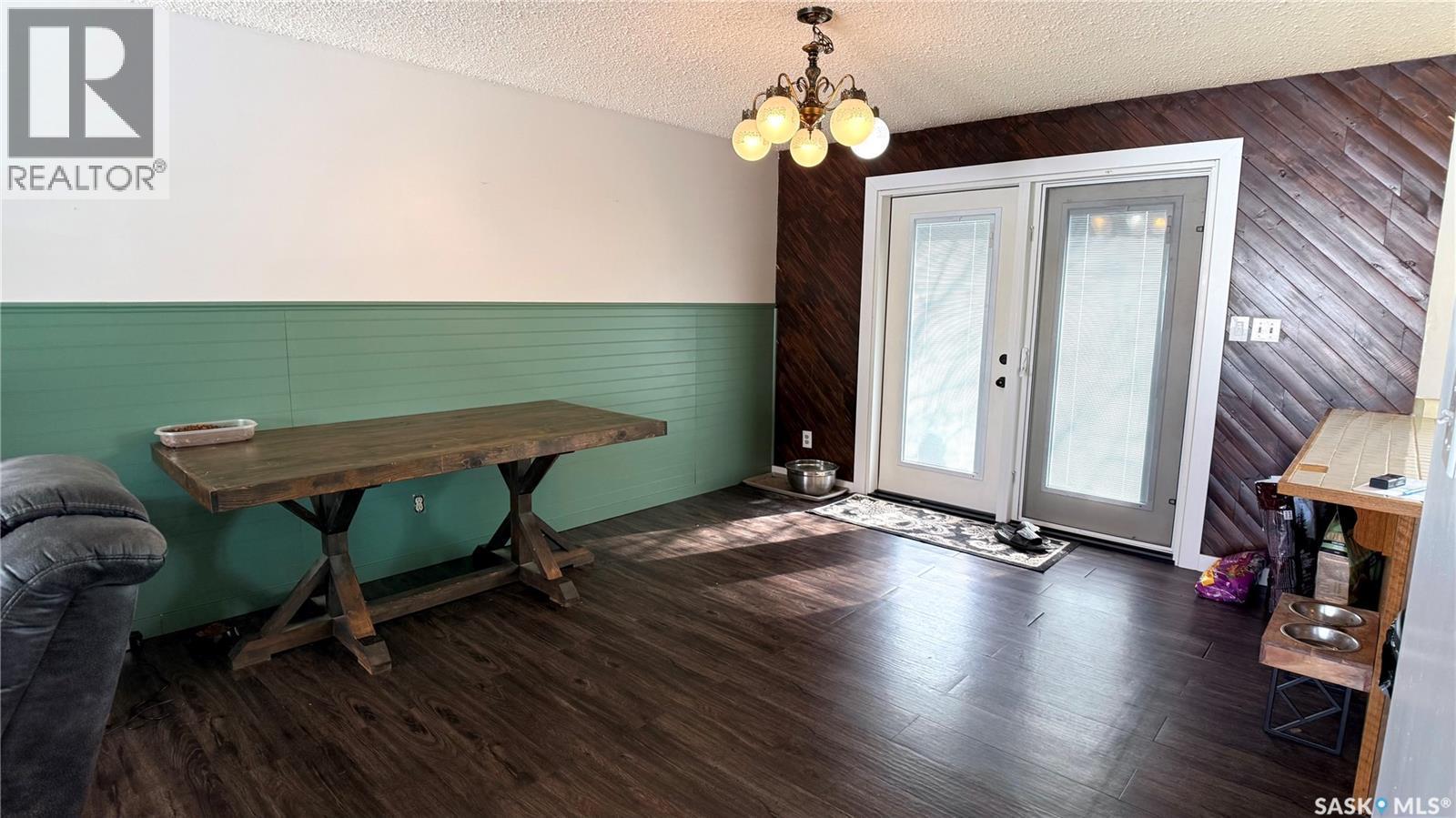 422 Spruce Drive, Estevan, SK - Indoor Photo Showing Other Room