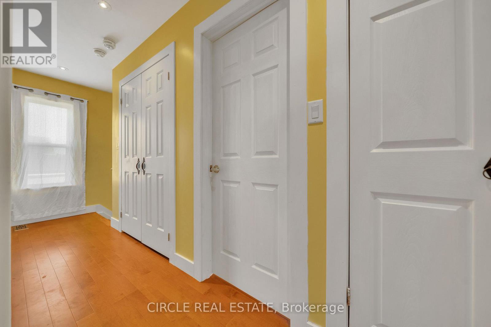 1043 Shaw Drive, Mississauga, ON - Indoor Photo Showing Other Room