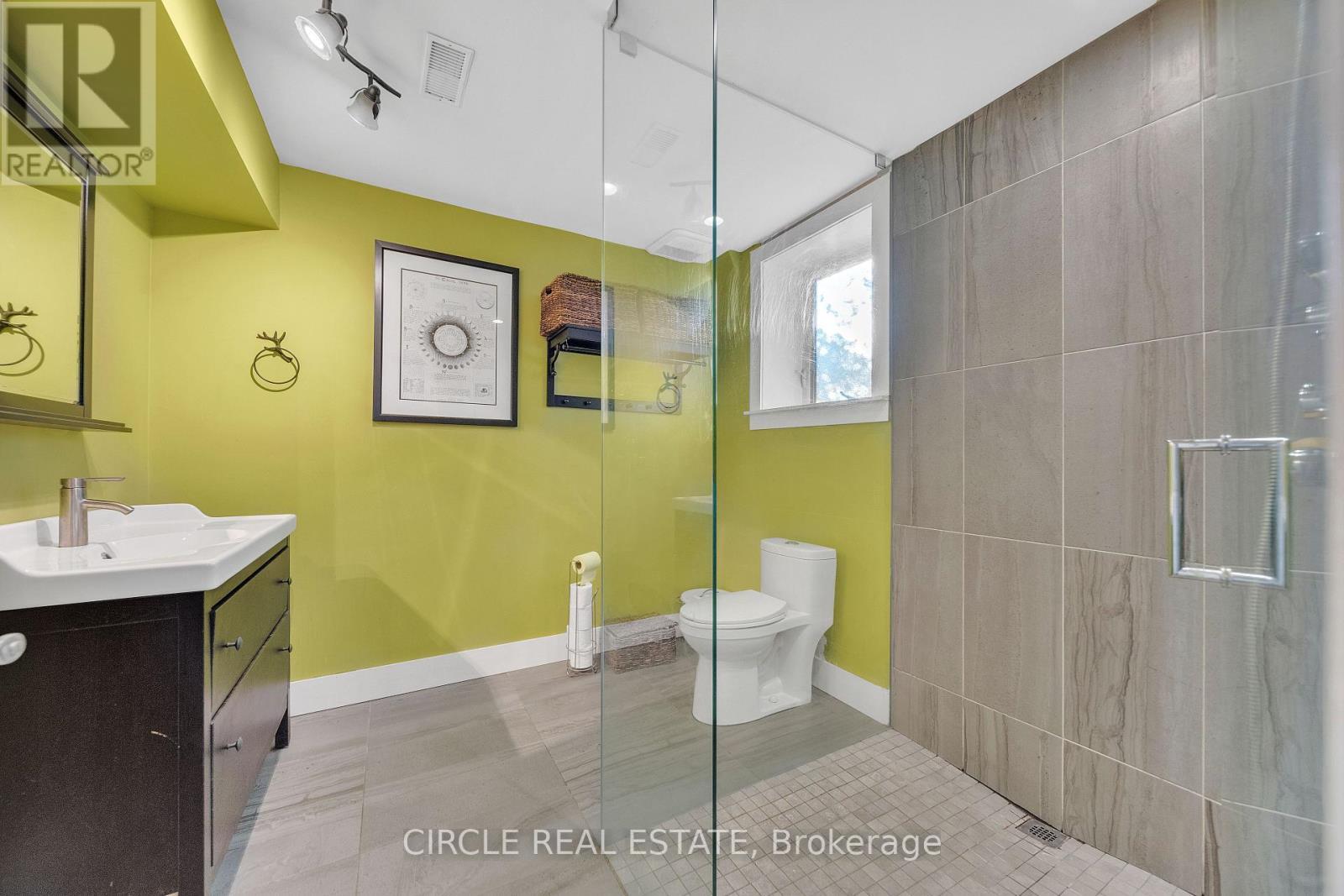 1043 Shaw Drive, Mississauga, ON - Indoor Photo Showing Bathroom