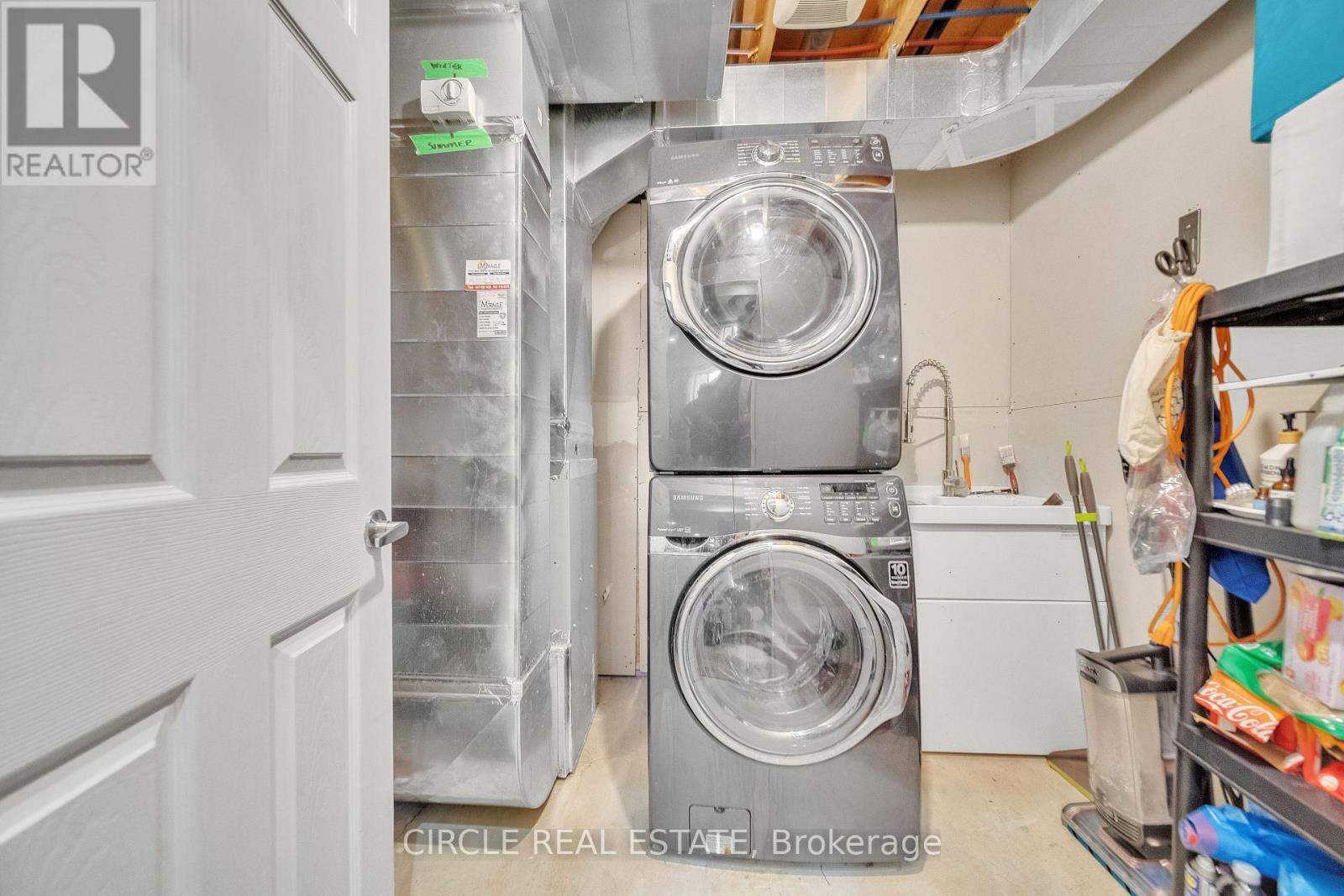 1043 Shaw Drive, Mississauga, ON - Indoor Photo Showing Laundry Room
