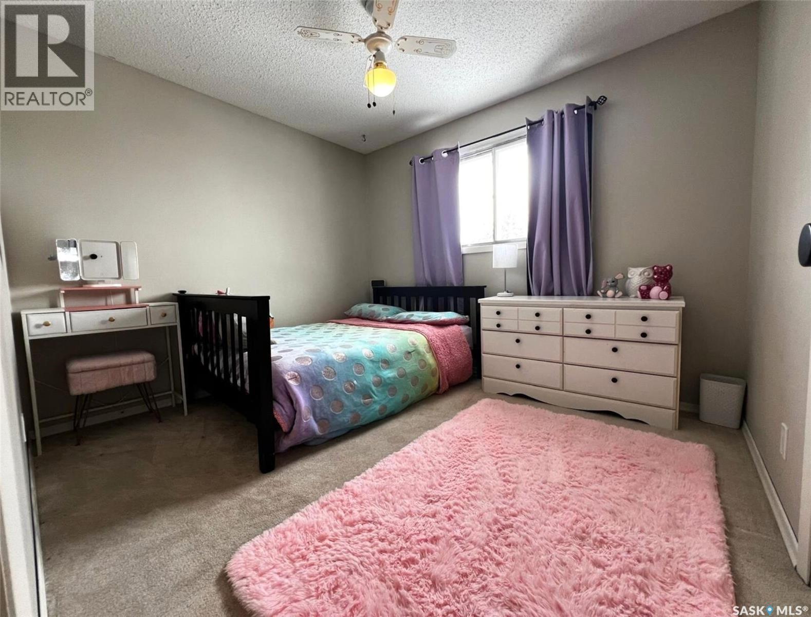 119 Macdonald Place, Swift Current, SK - Indoor Photo Showing Bedroom