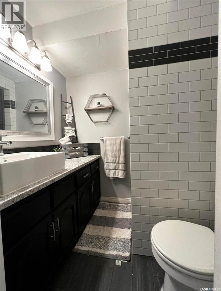 119 Macdonald Place, Swift Current, SK - Indoor Photo Showing Bathroom