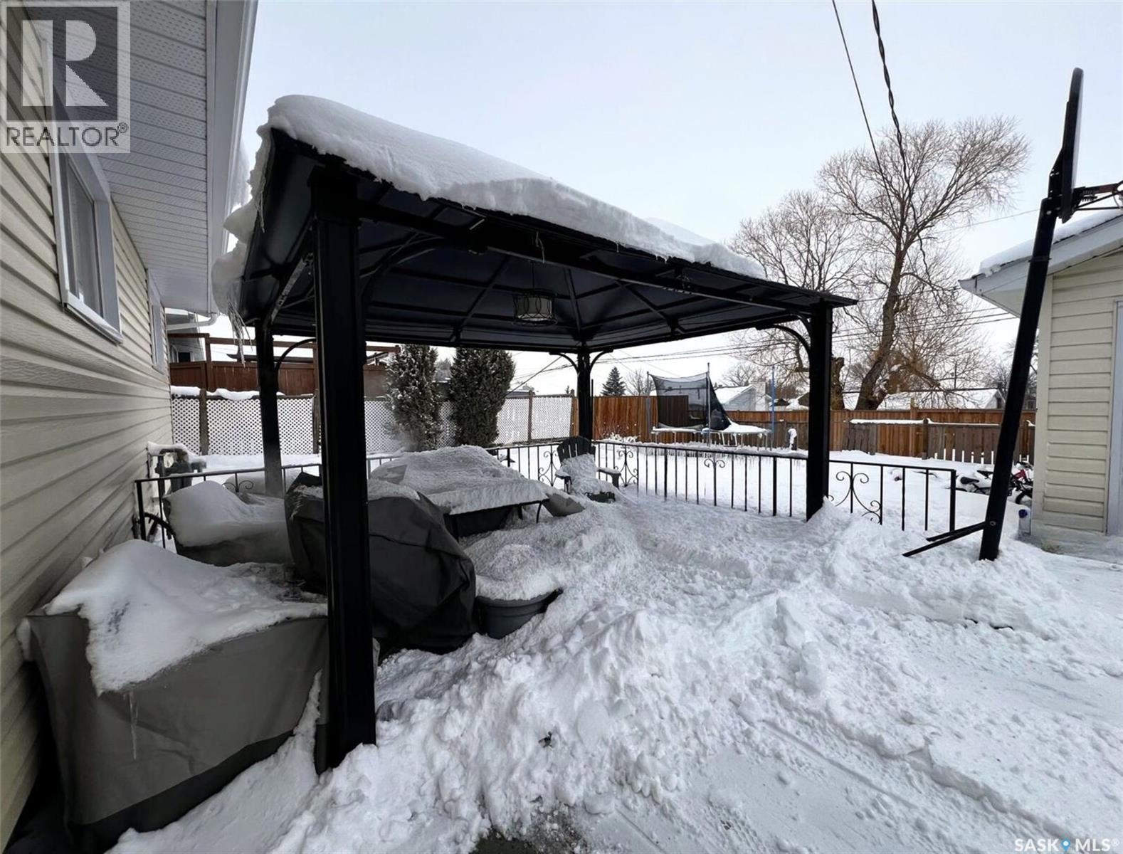 119 Macdonald Place, Swift Current, SK - Outdoor With Exterior