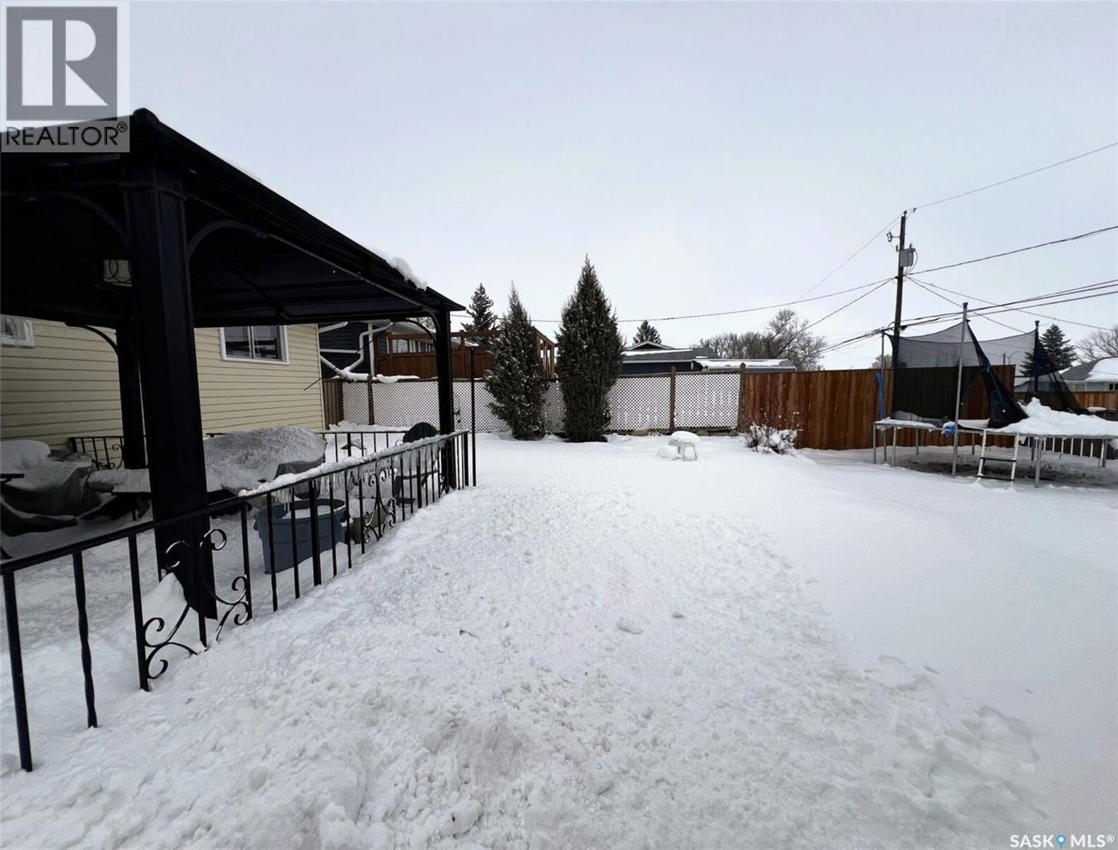 119 Macdonald Place, Swift Current, SK - Outdoor