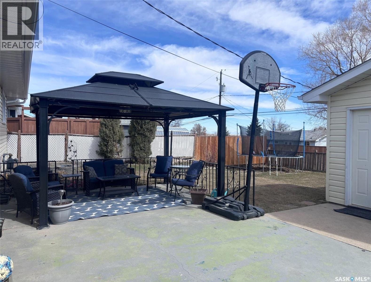 119 Macdonald Place, Swift Current, SK - Outdoor With Deck Patio Veranda
