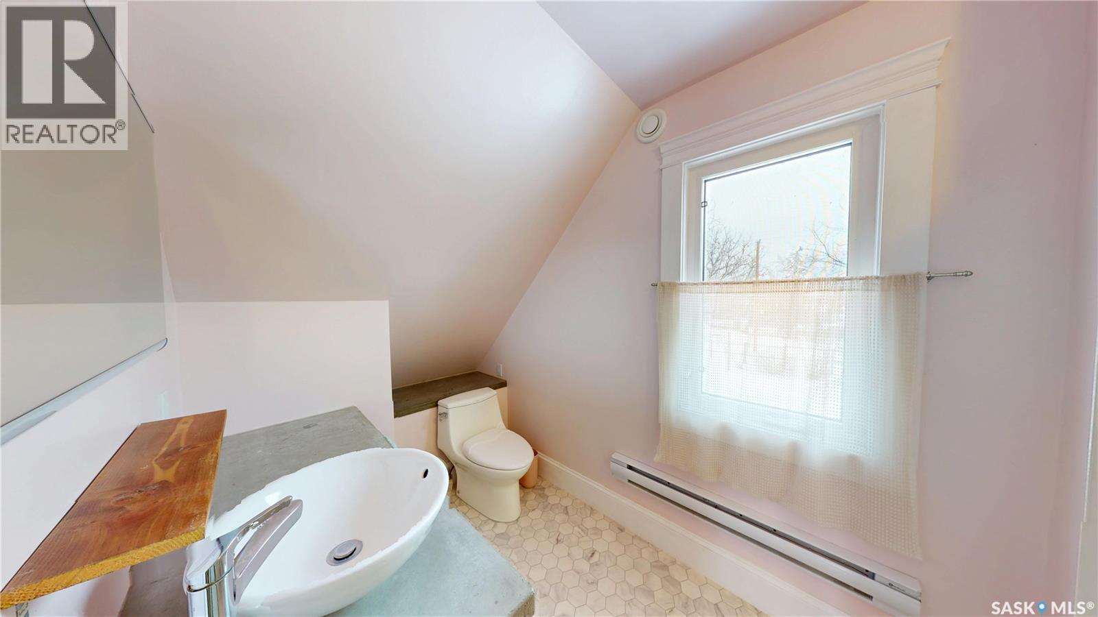107 3Rd Avenue, Scott, SK - Indoor Photo Showing Bathroom
