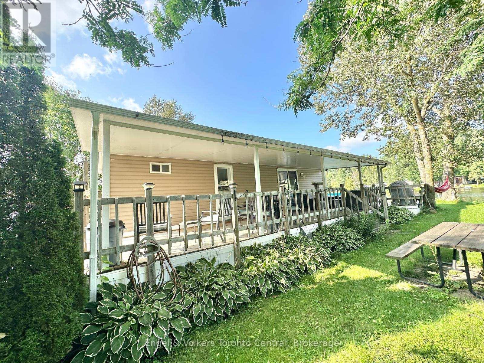 B8 - 7489 Sideroad 5 E, Wellington North, ON - Outdoor With Deck Patio Veranda