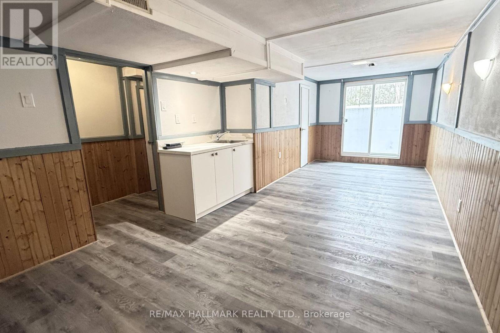 103 Guthrie Crescent, Whitby, ON - Indoor Photo Showing Other Room