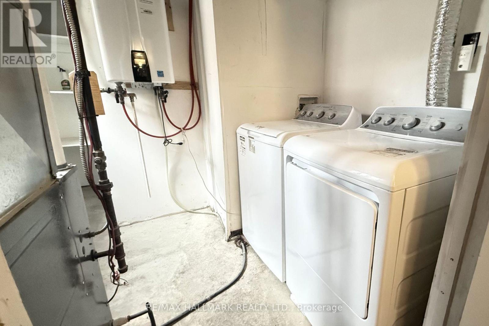 103 Guthrie Crescent, Whitby, ON - Indoor Photo Showing Laundry Room