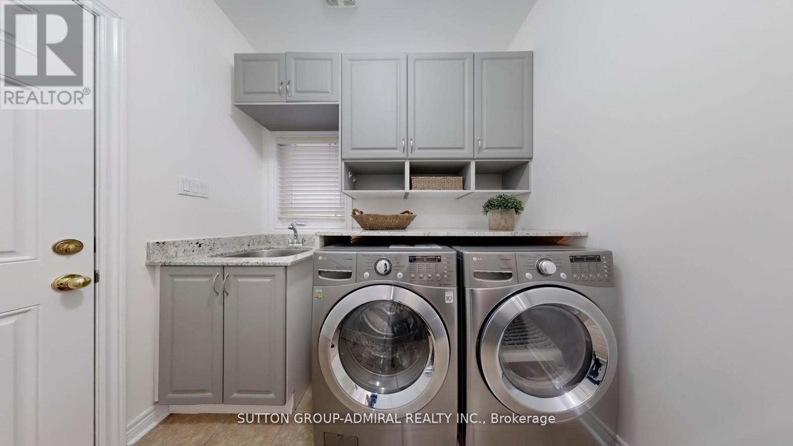 186 Ascalon Drive, Vaughan, ON - Indoor Photo Showing Laundry Room