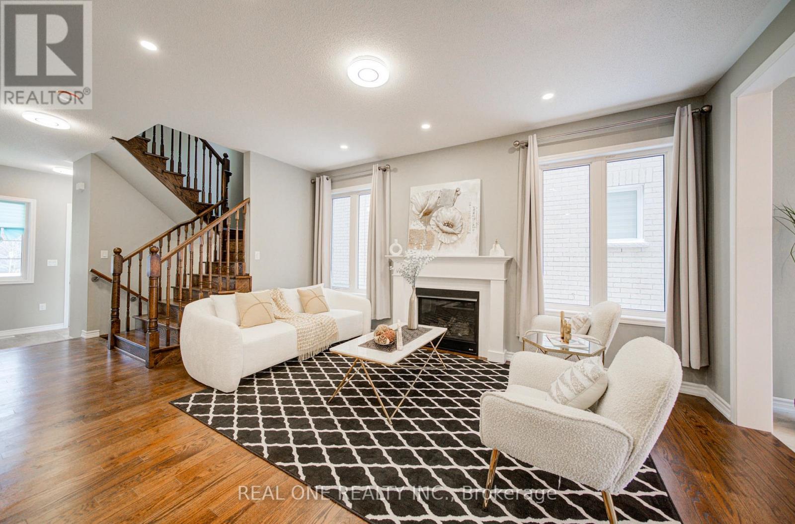 396 Thomas Phillips Drive, Aurora, ON - Indoor Photo Showing Living Room With Fireplace