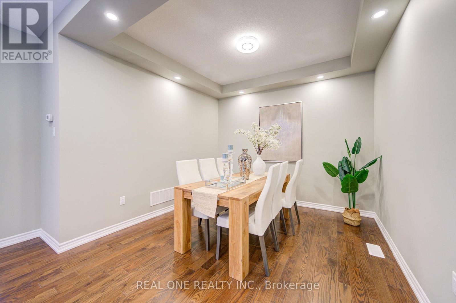 396 Thomas Phillips Drive, Aurora, ON - Indoor Photo Showing Dining Room