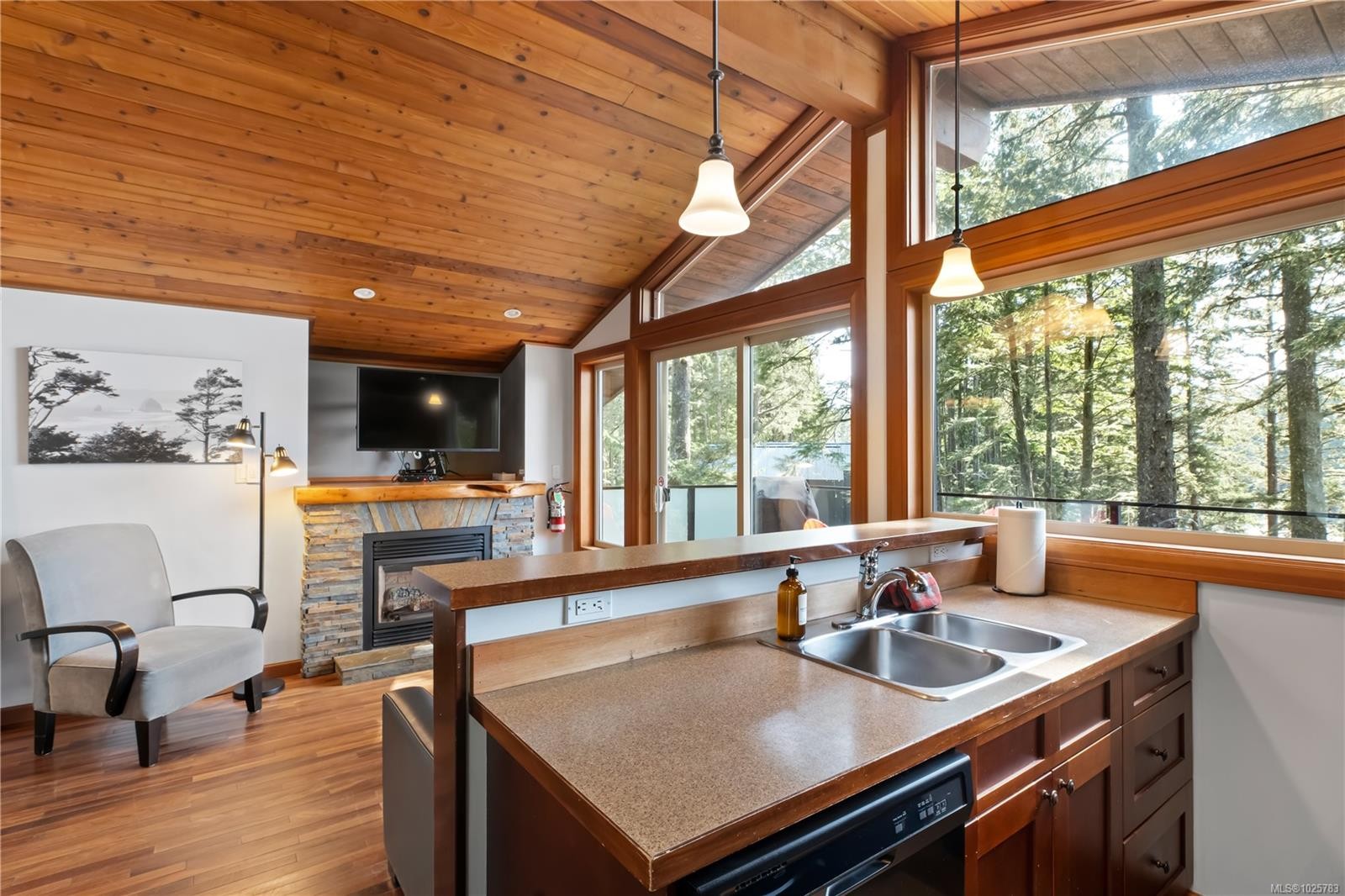 330 Reef Point Rd, Ucluelet, BC