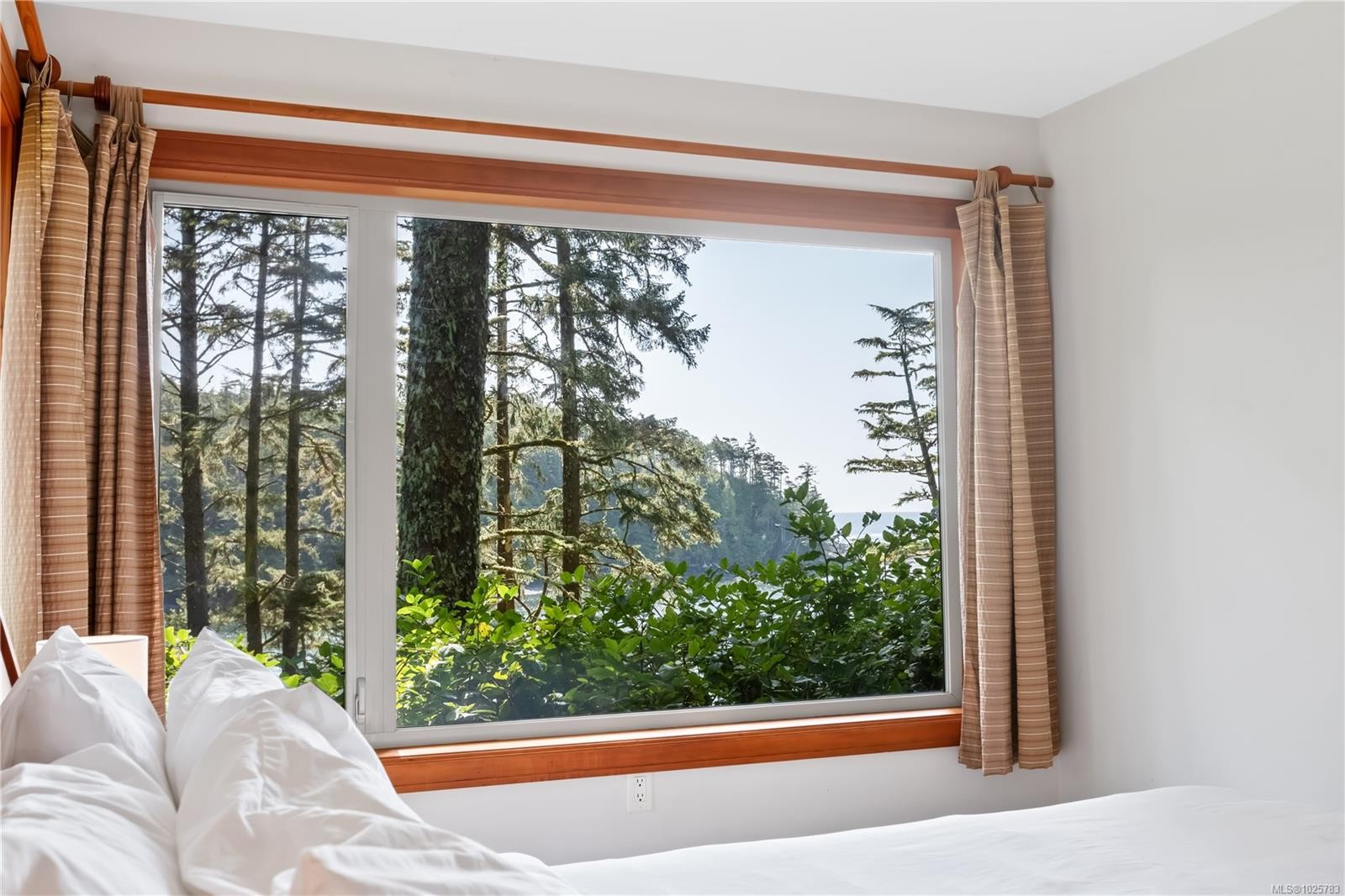 330 Reef Point Rd, Ucluelet, BC