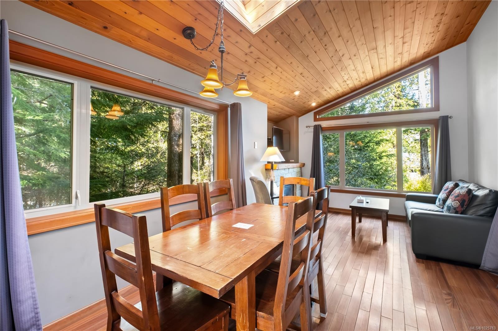 330 Reef Point Rd, Ucluelet, BC