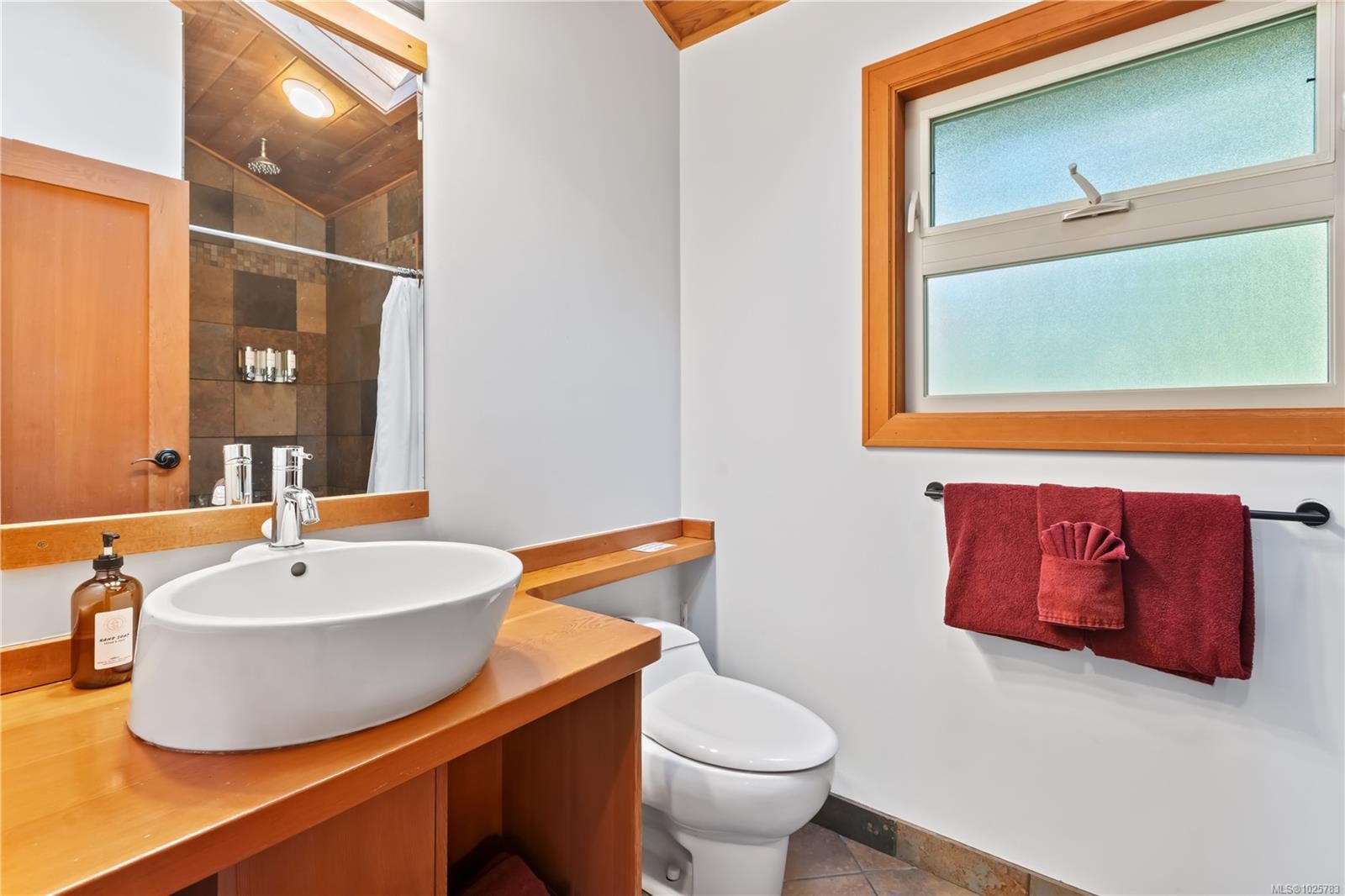 330 Reef Point Rd, Ucluelet, BC