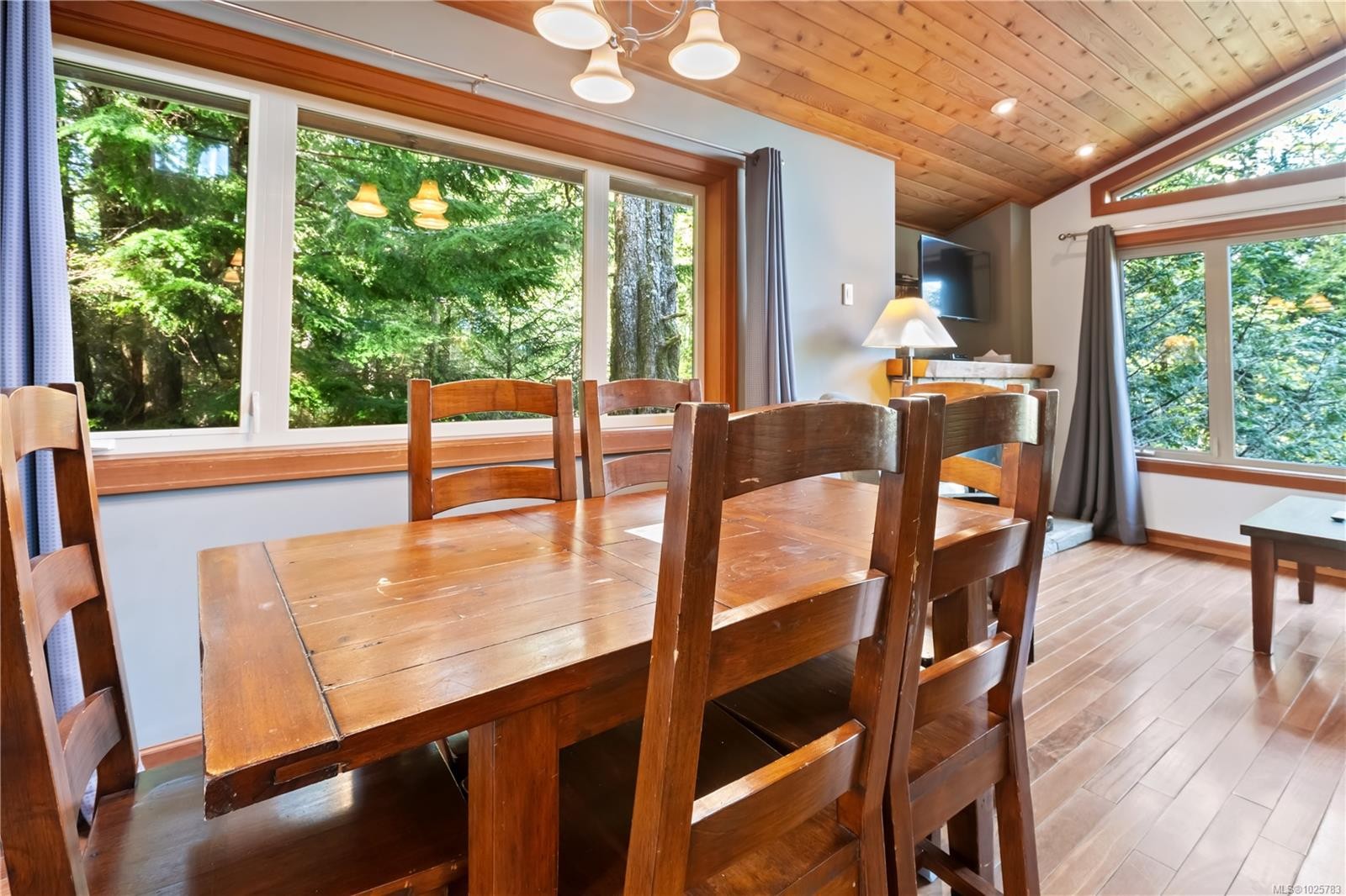 330 Reef Point Rd, Ucluelet, BC