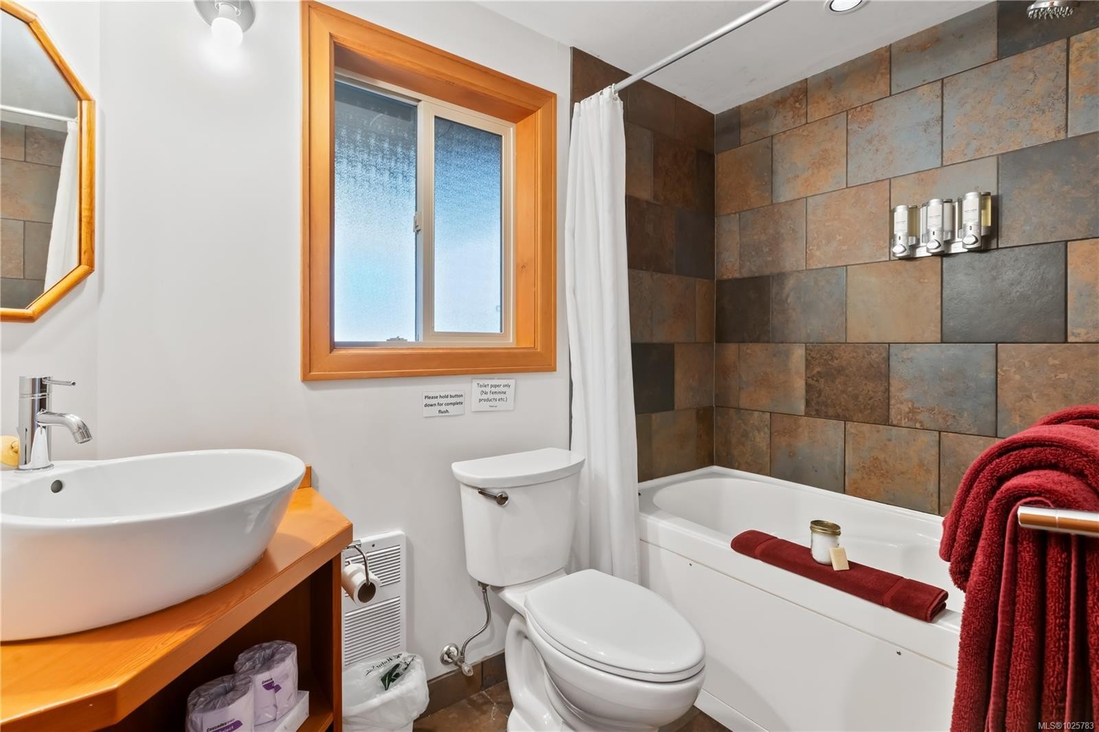 330 Reef Point Rd, Ucluelet, BC