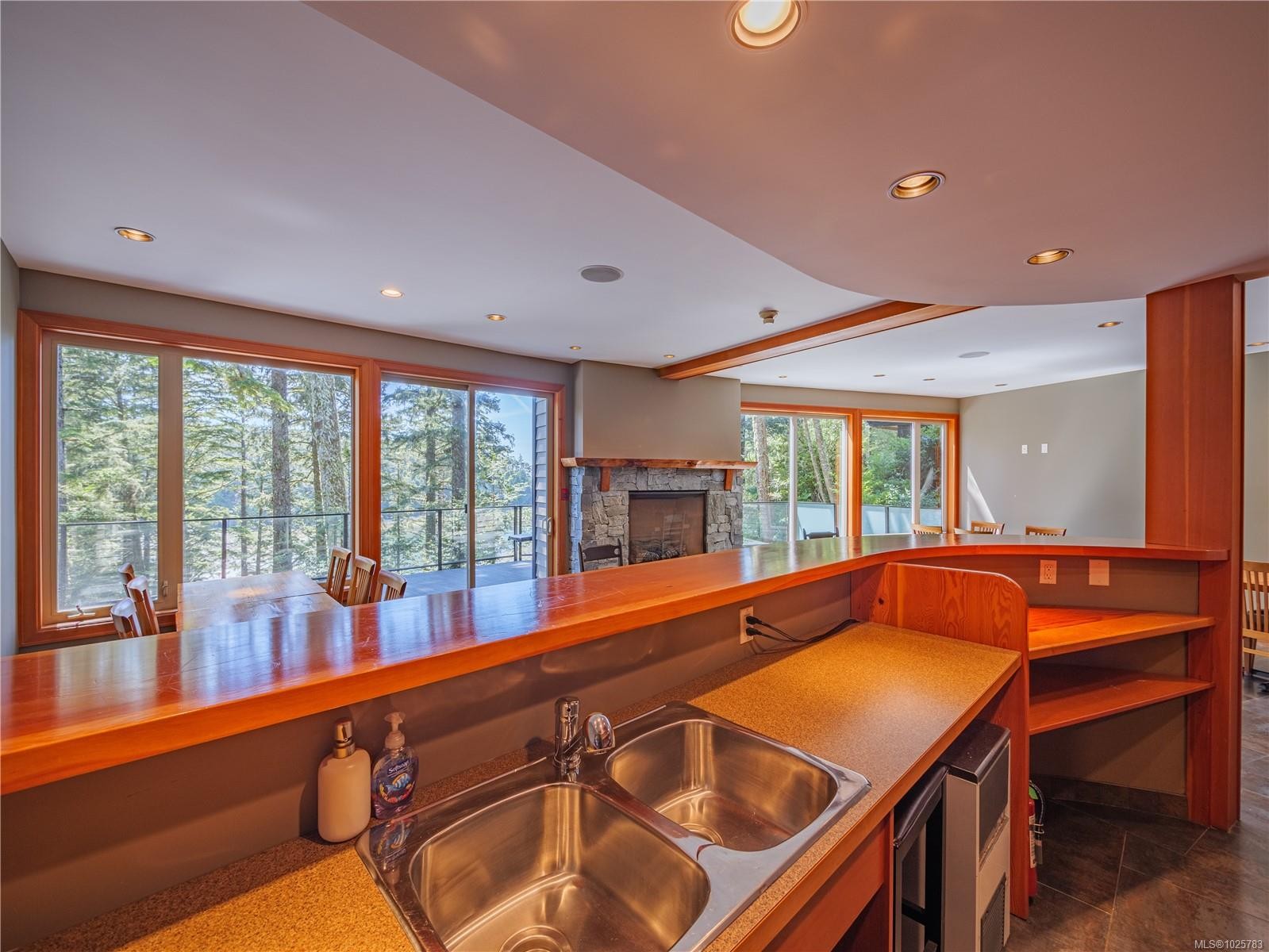 330 Reef Point Rd, Ucluelet, BC
