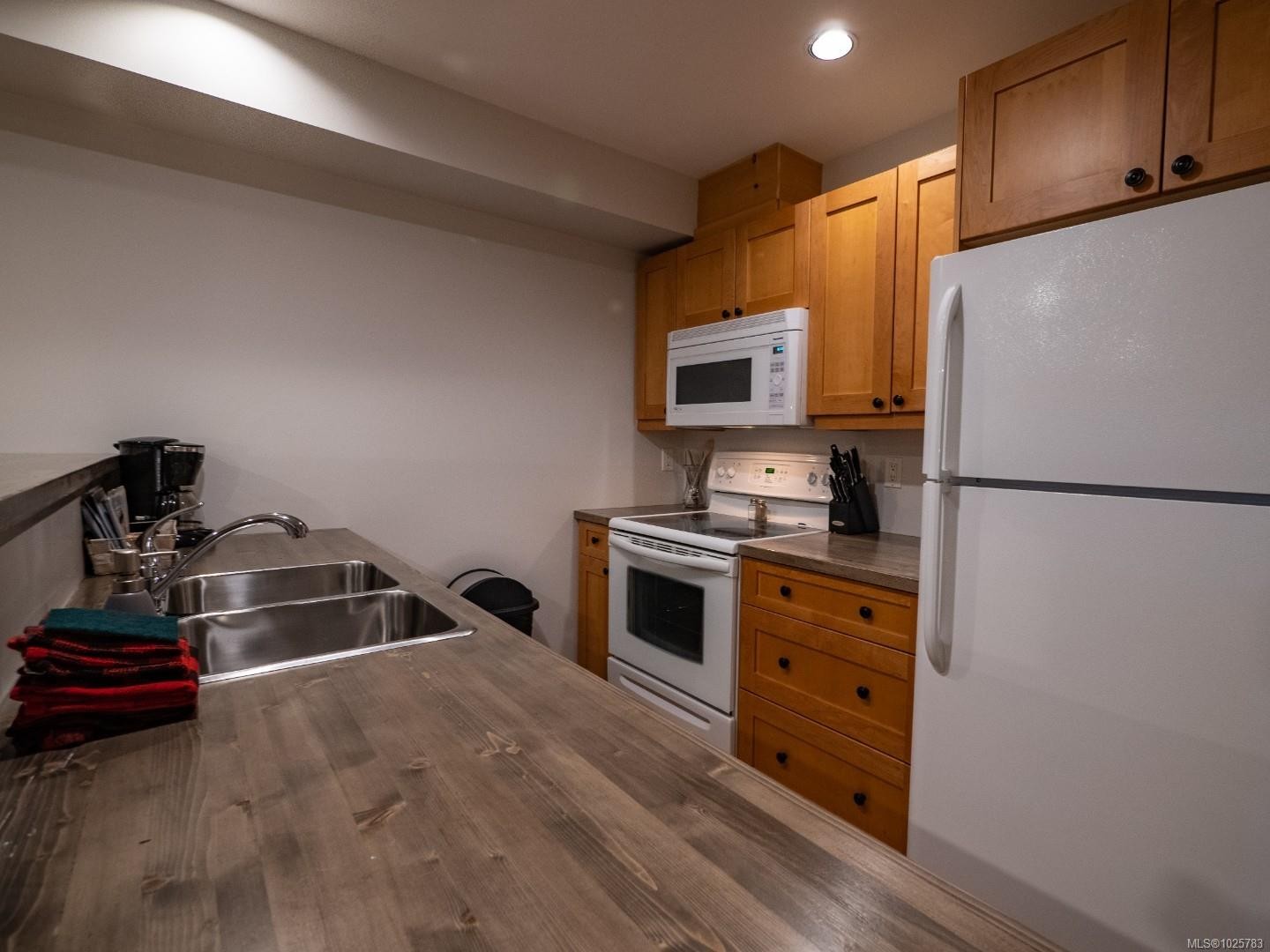 330 Reef Point Rd, Ucluelet, BC