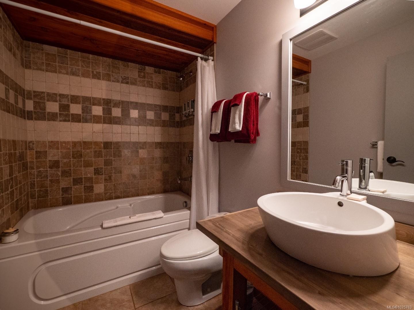 330 Reef Point Rd, Ucluelet, BC