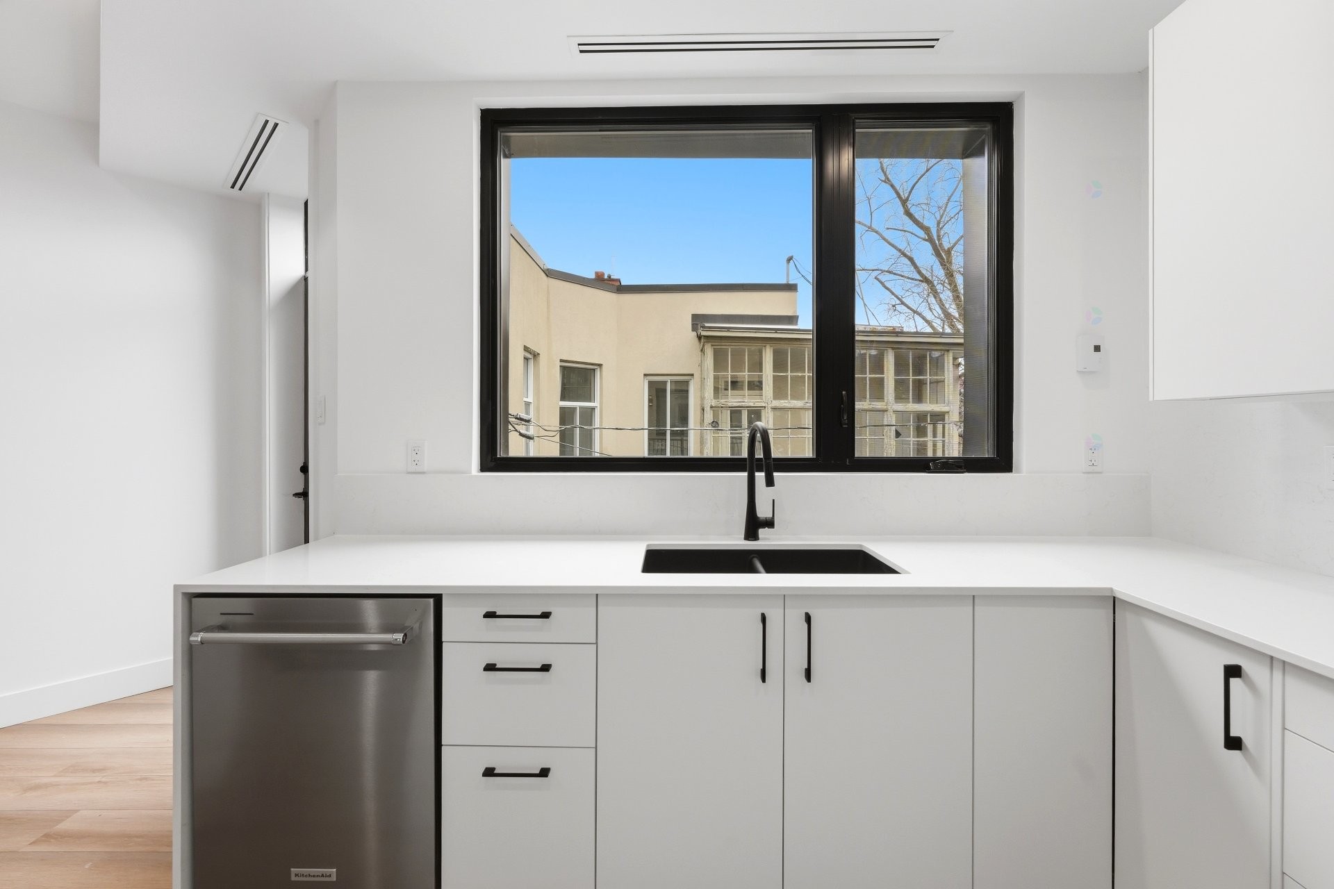 Cuisine - 139 Av. Querbes, Montréal (Outremont), QC - Indoor Photo Showing Kitchen With Double Sink