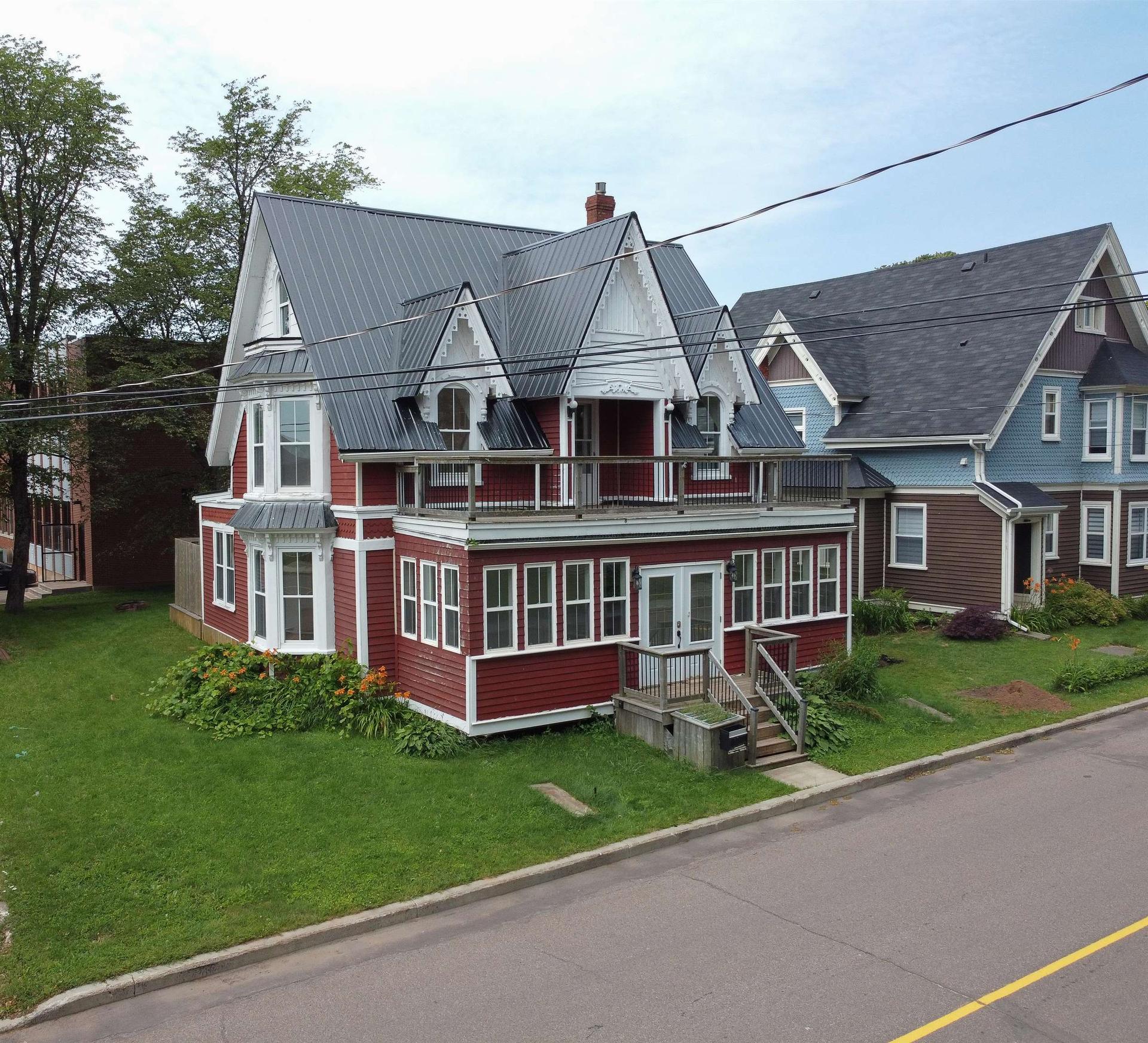 54 Summer Street, Summerside, PE - Outdoor With Facade