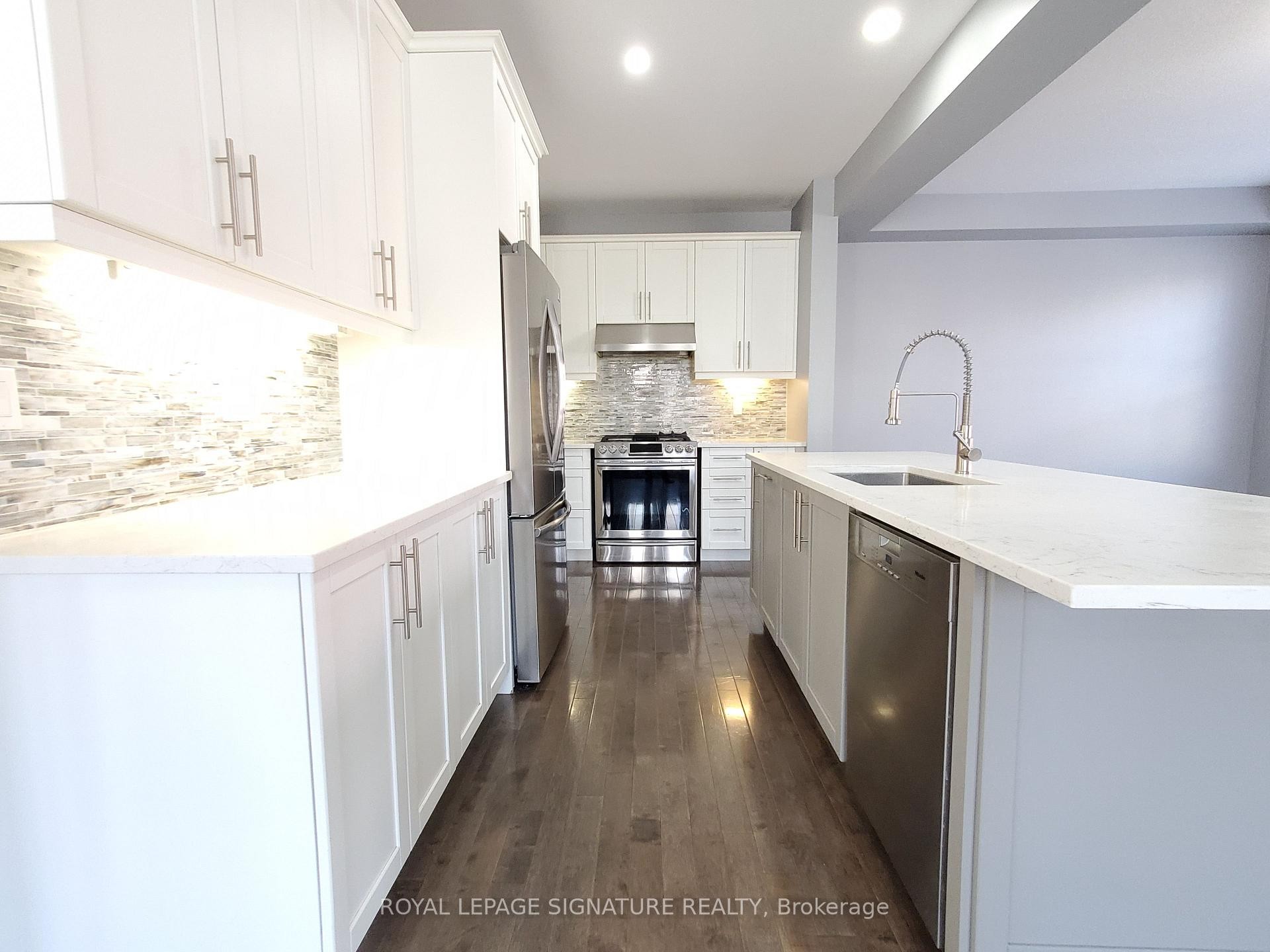 373 Falling Green Crescent, Kitchener, ON - Indoor Photo Showing Kitchen With Upgraded Kitchen