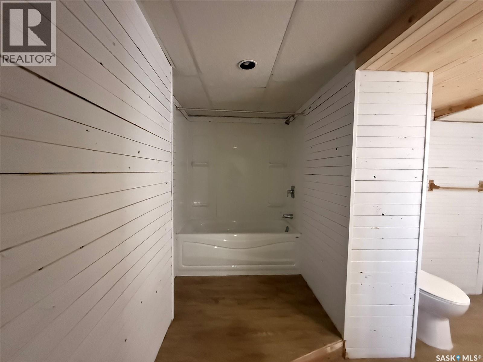 804 Studer Street, La Ronge, SK - Indoor Photo Showing Bathroom