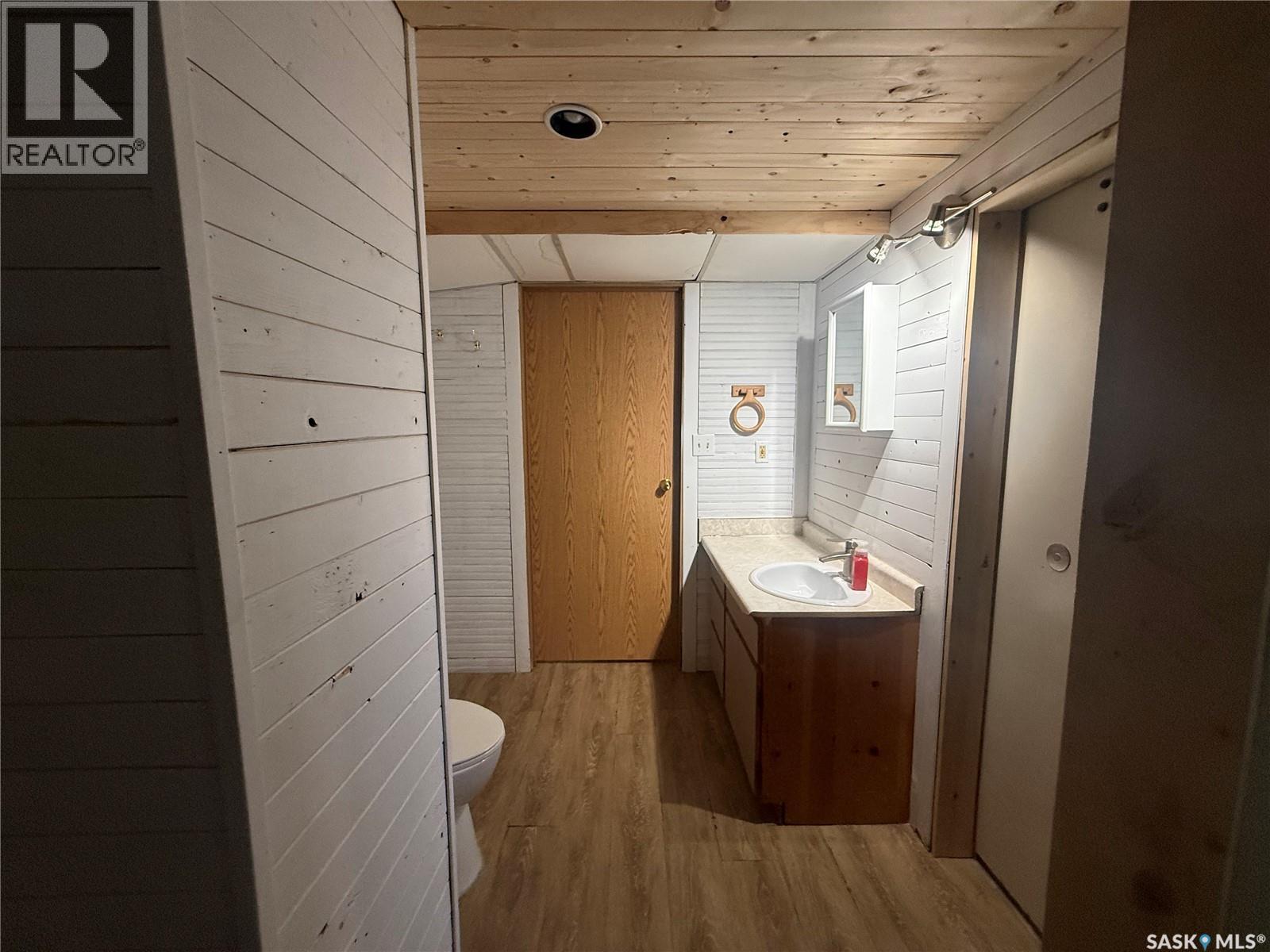 804 Studer Street, La Ronge, SK - Indoor Photo Showing Bathroom